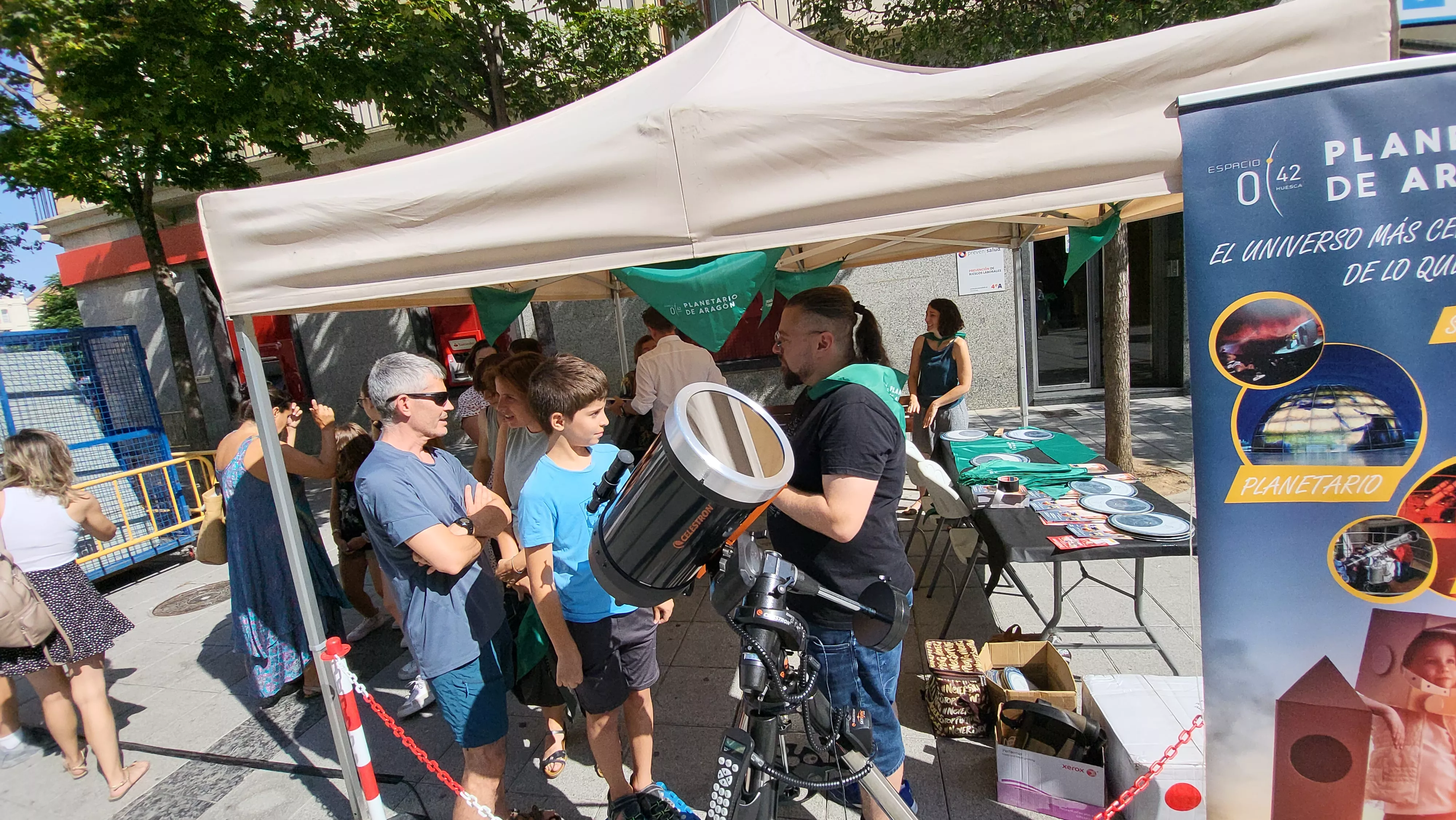 Observación del sol organizada por el Planetario de Aragón en Huesca. Foto Mercedes Manterola