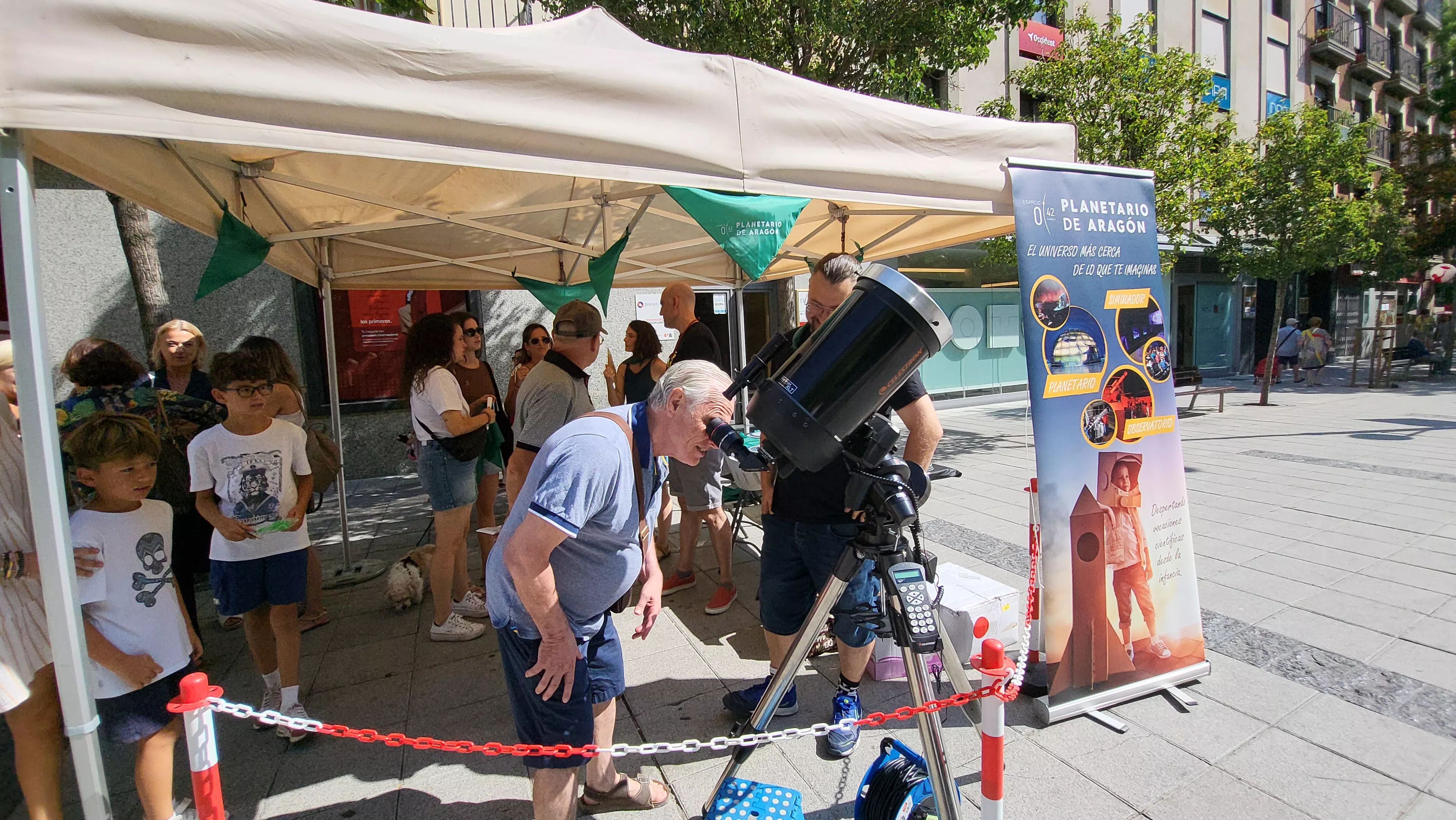 Observación del sol organizada por el Planetario de Aragón en Huesca. Foto Mercedes Manterola