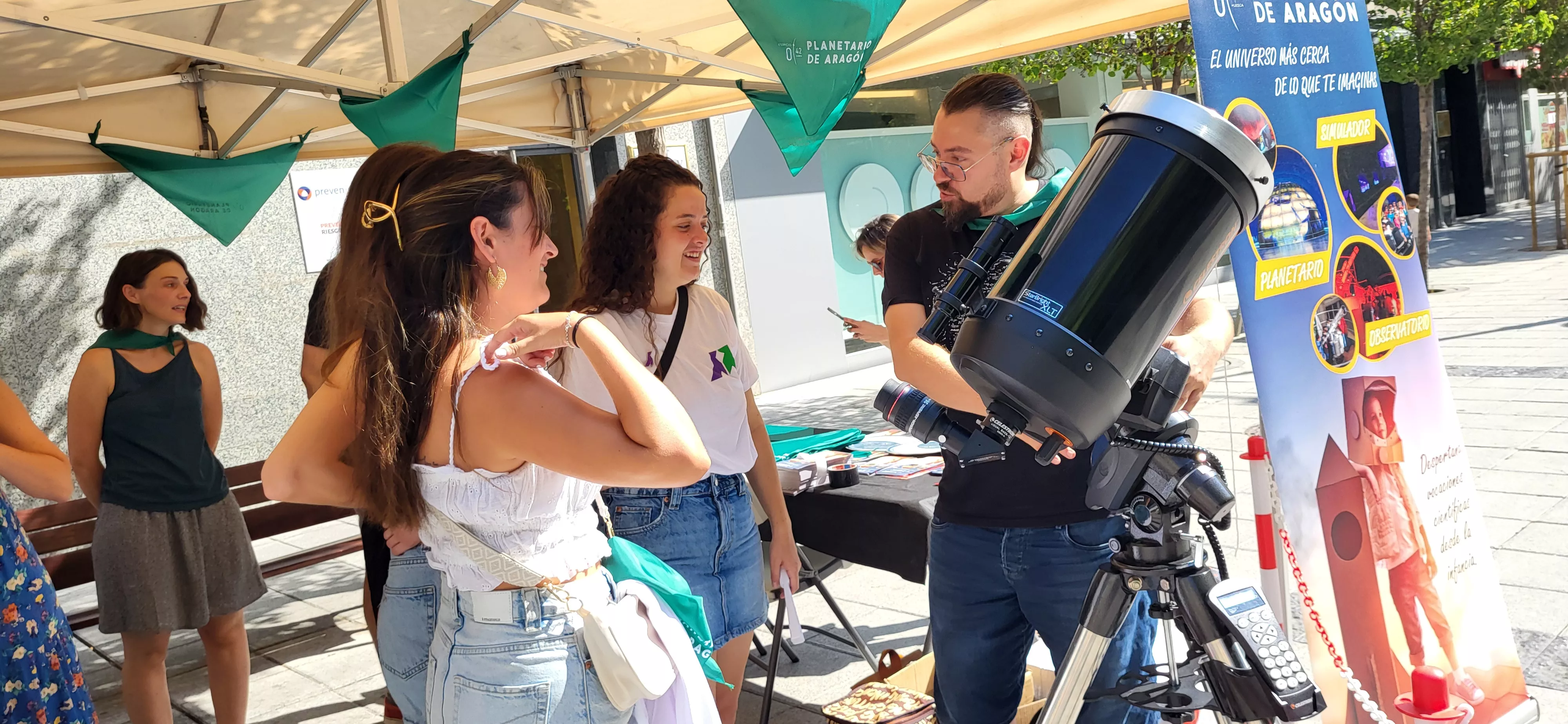 Observación del sol organizada por el Planetario de Aragón en Huesca. Foto Mercedes Manterola