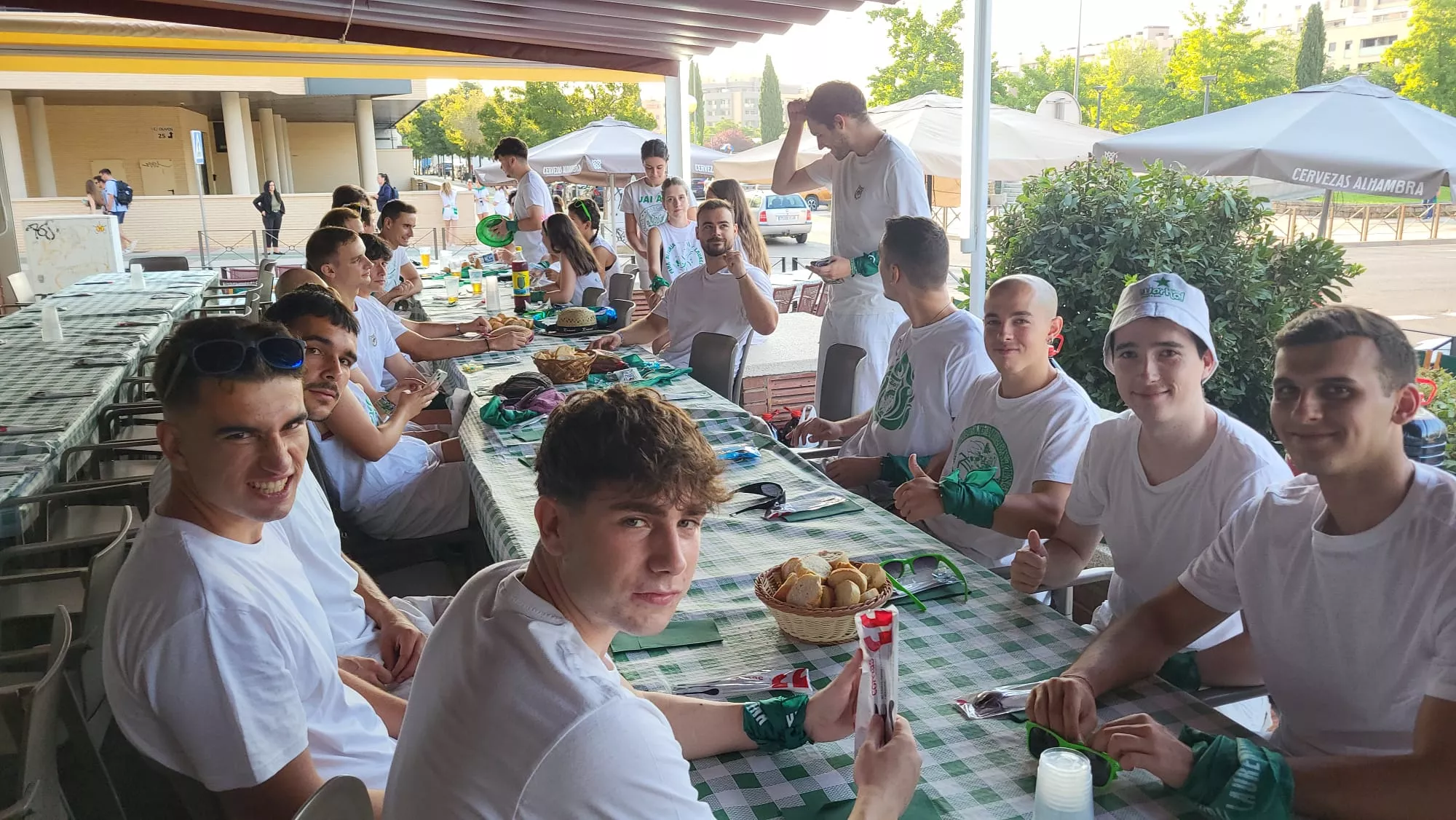 Almuerzos en la mañana del arranque de las fiestas de San Lorenzo