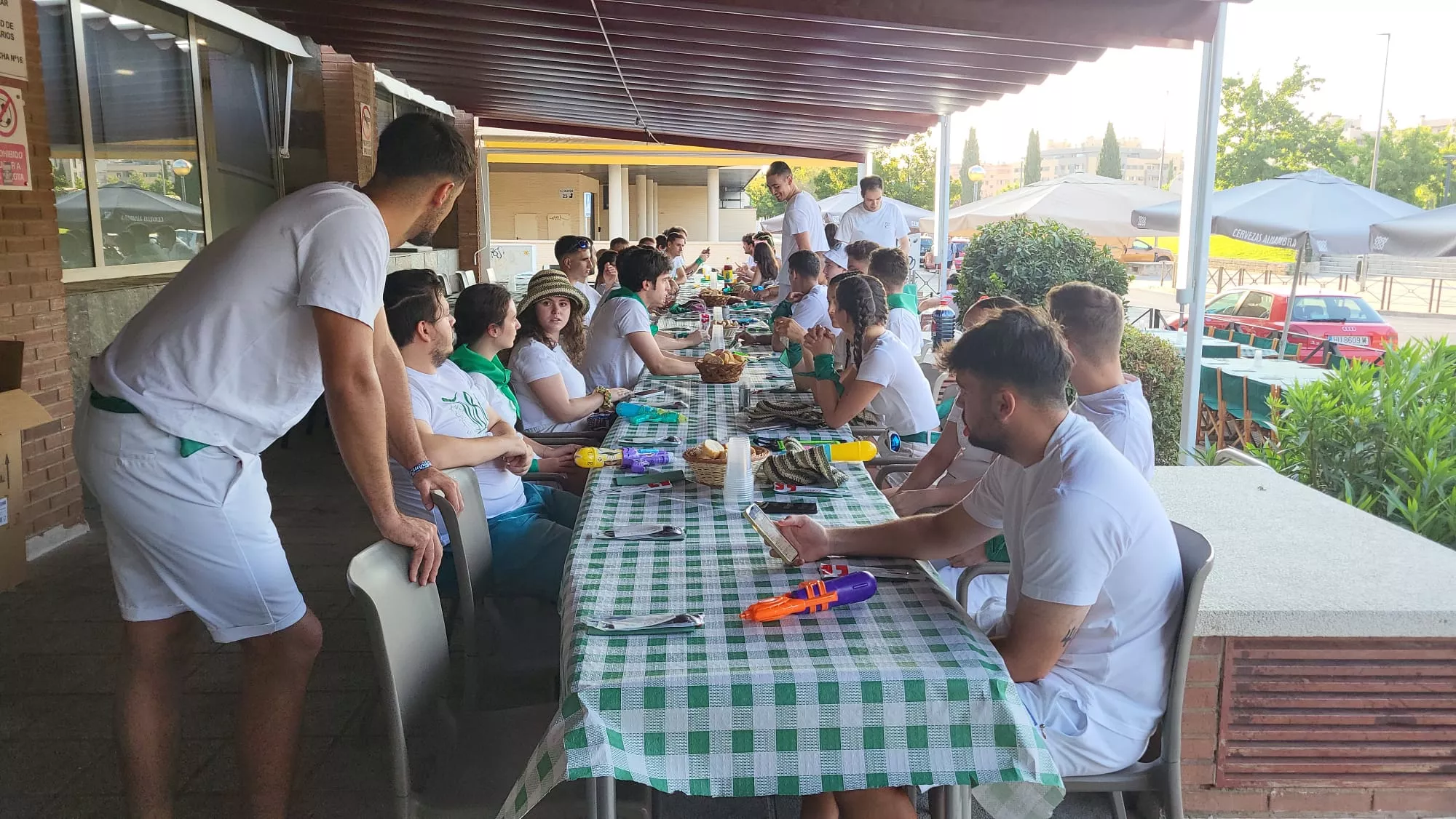 Almuerzos en la mañana del arranque de las fiestas de San Lorenzo