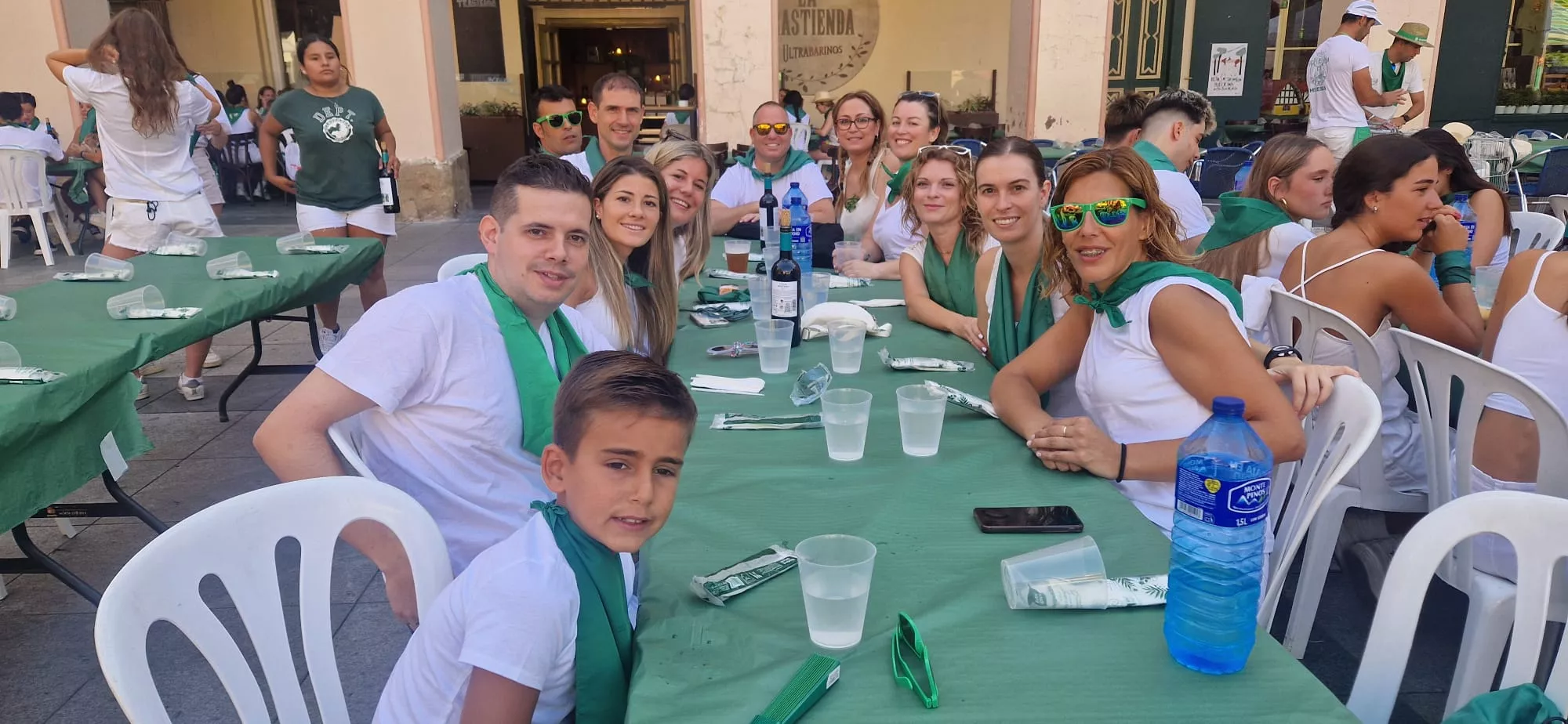 Almuerzos en la mañana del arranque de las fiestas de San Lorenzo