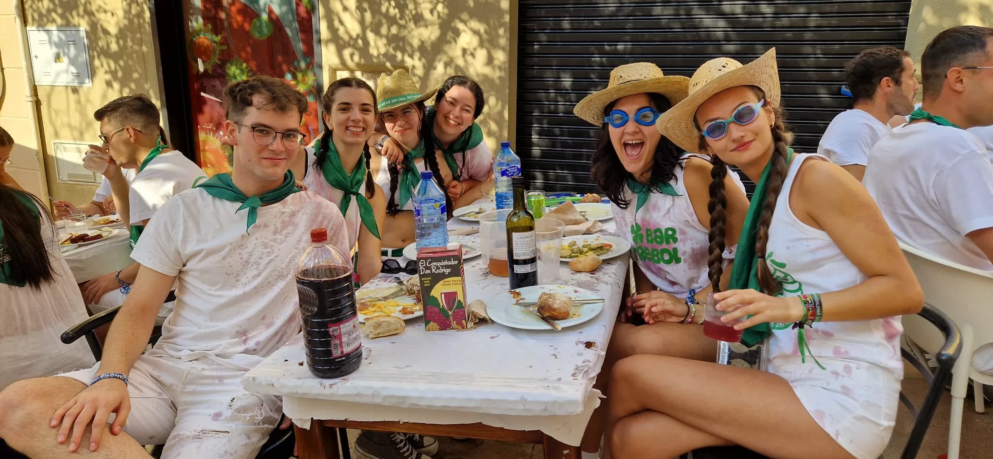 Almuerzos en la mañana del arranque de las fiestas de San Lorenzo