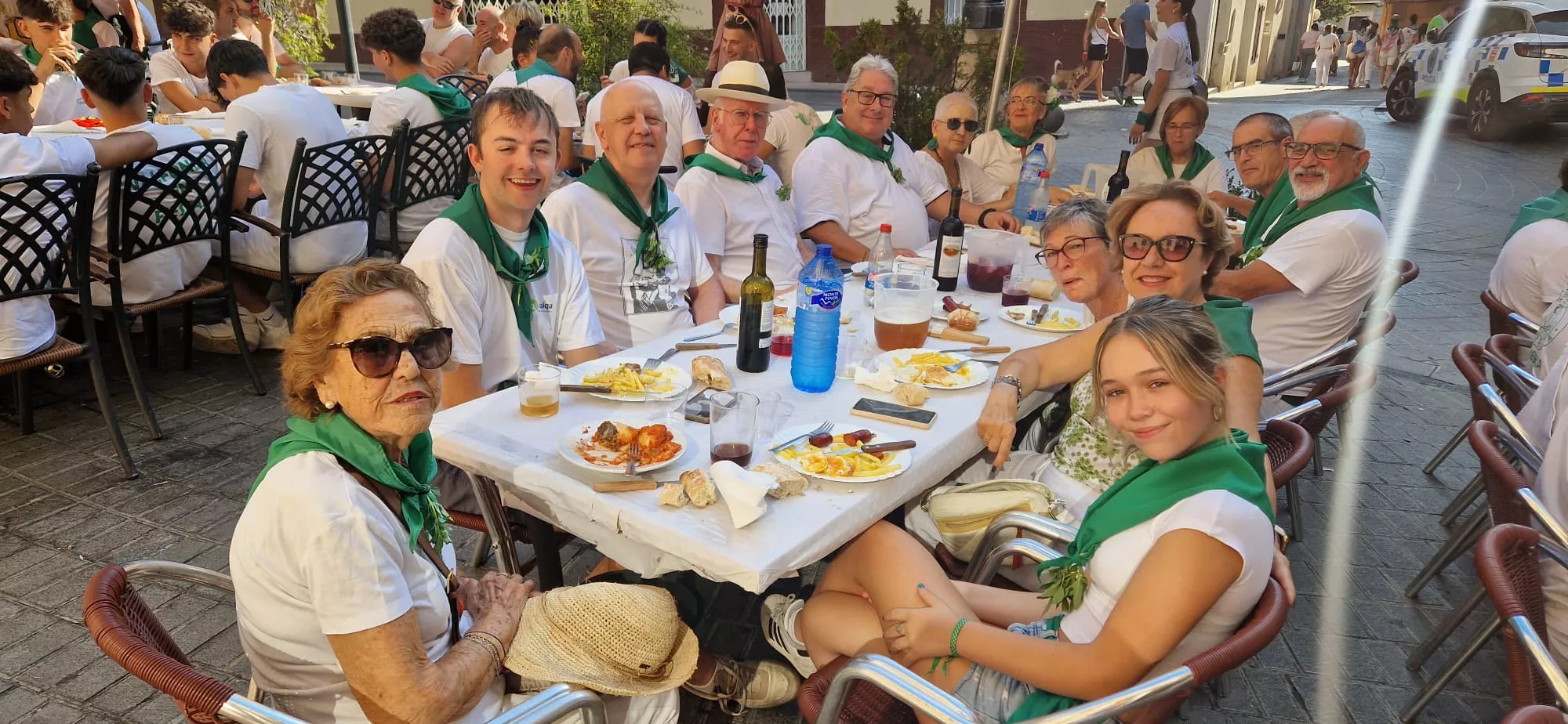 Almuerzos en la mañana del arranque de las fiestas de San Lorenzo