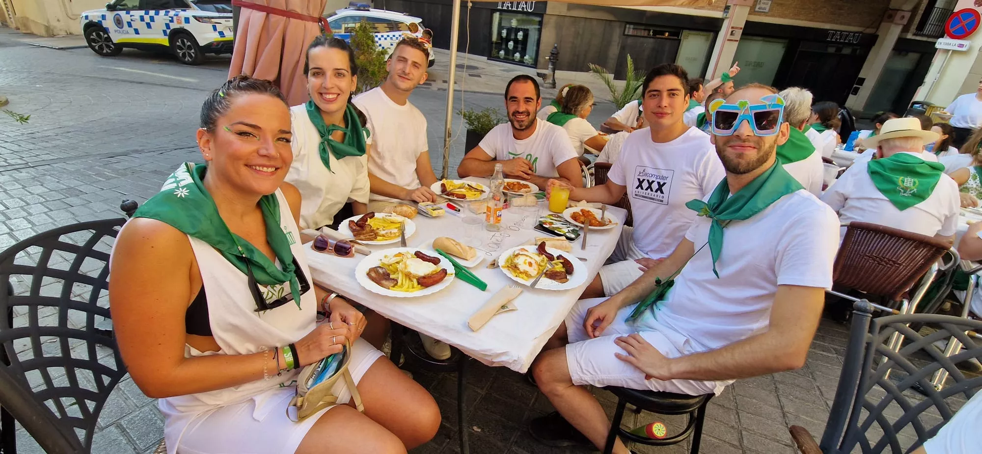Almuerzos en la mañana del arranque de las fiestas de San Lorenzo