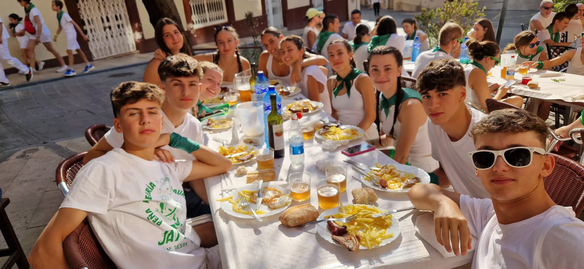 Almuerzos en la mañana del arranque de las fiestas de San Lorenzo