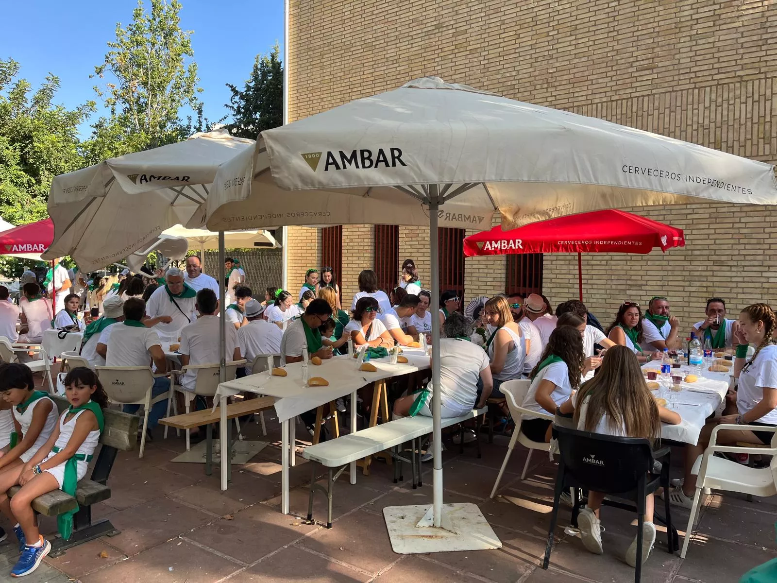 Almuerzos en la mañana del arranque de las fiestas de San Lorenzo