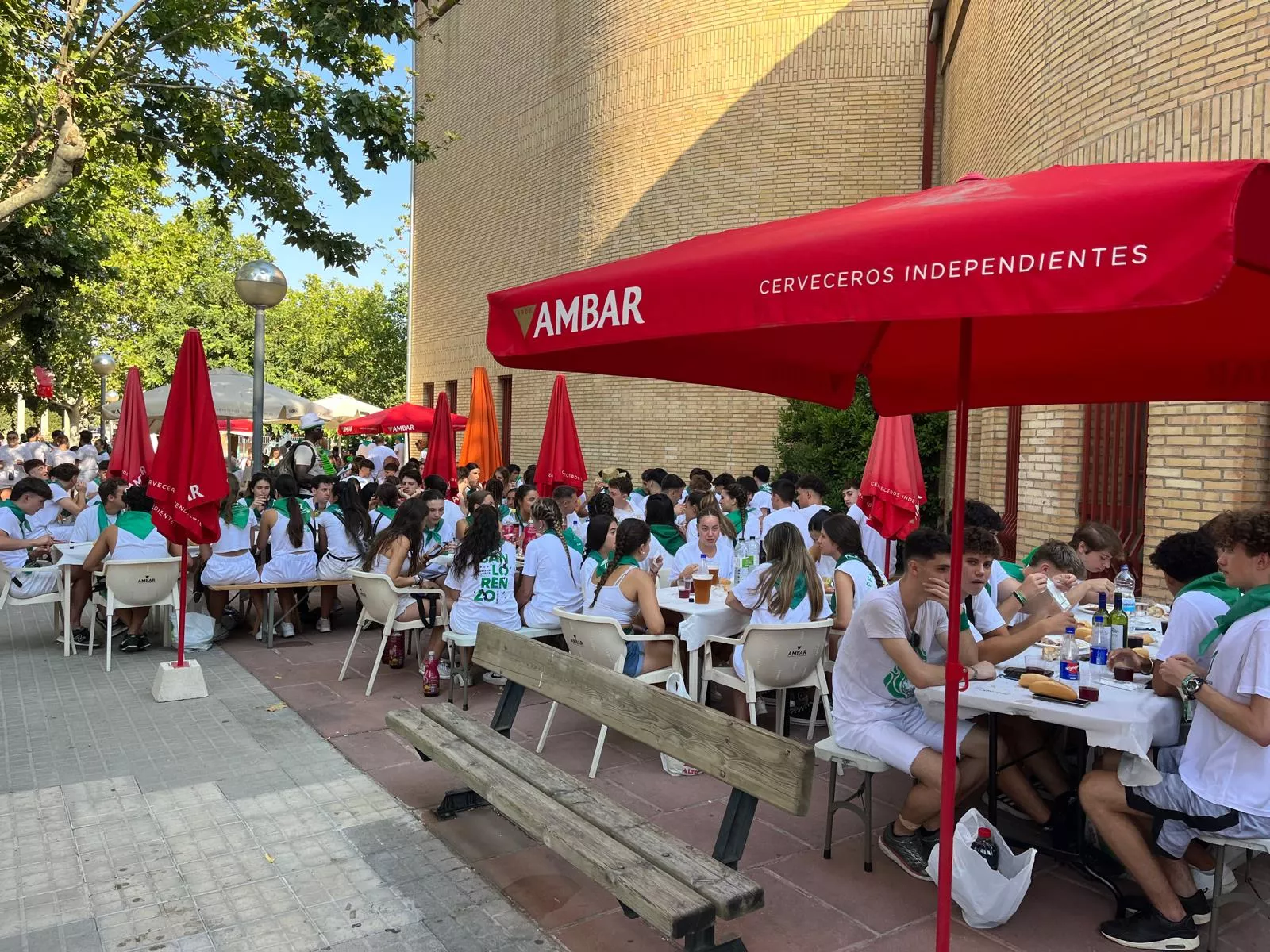 Almuerzos en la mañana del arranque de las fiestas de San Lorenzo