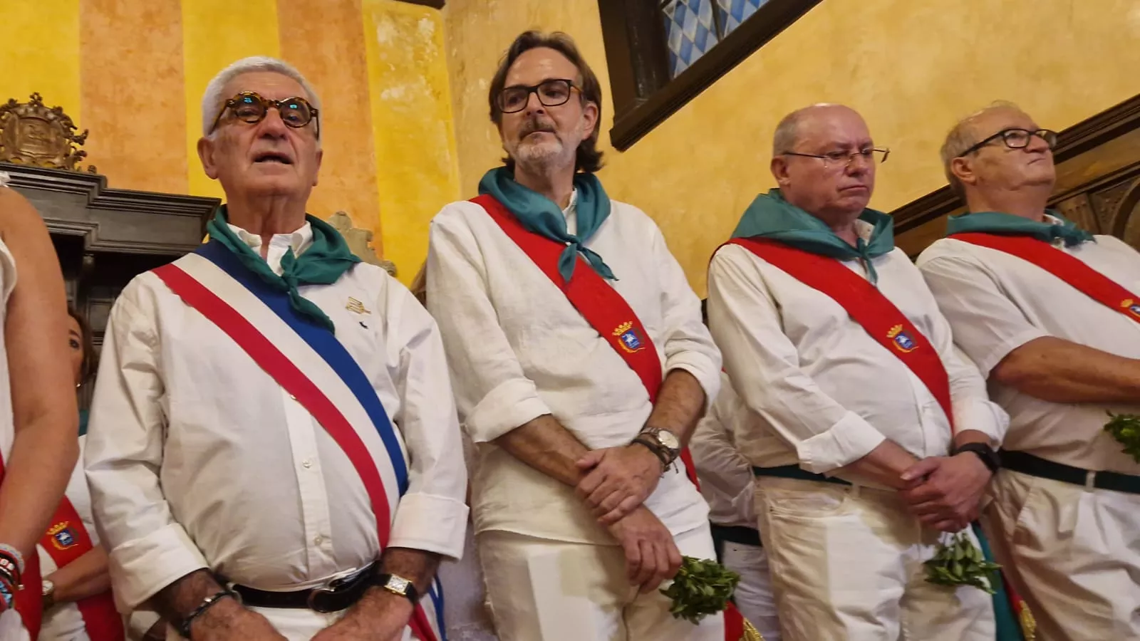Entrega de la Medalla de Oro de Huesca a la Policía y el Hermanamiento con Tarbes. Foto Myriam Martínez