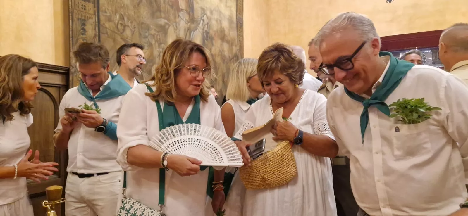 Entrega de la Medalla de Oro de Huesca a la Policía y el Hermanamiento con Tarbes. Foto Myriam Martínez