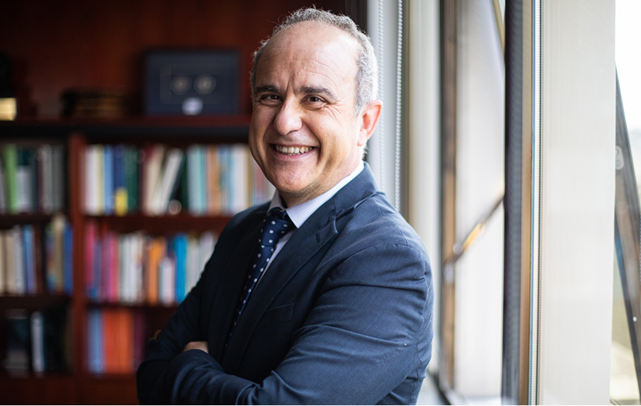 Ricardo Mairal Usón gana las elecciones a nuevo rector de la Uned