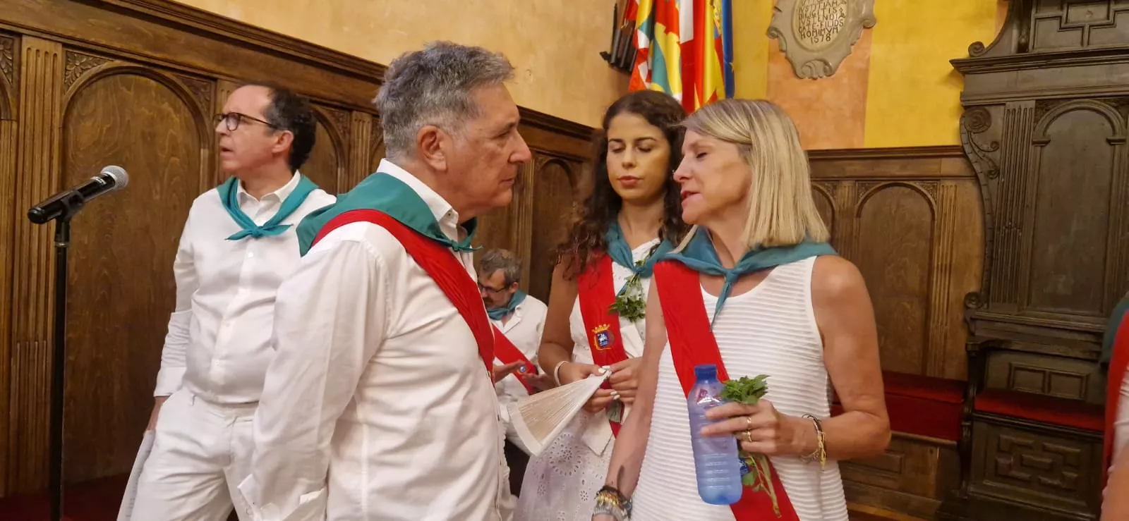 Entrega de la Medalla de Oro de Huesca a la Policía y el Hermanamiento con Tarbes. Foto Myriam Martínez