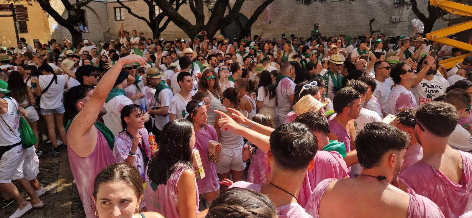 Plaza de la Catedral por el cohete de San Lorenzo