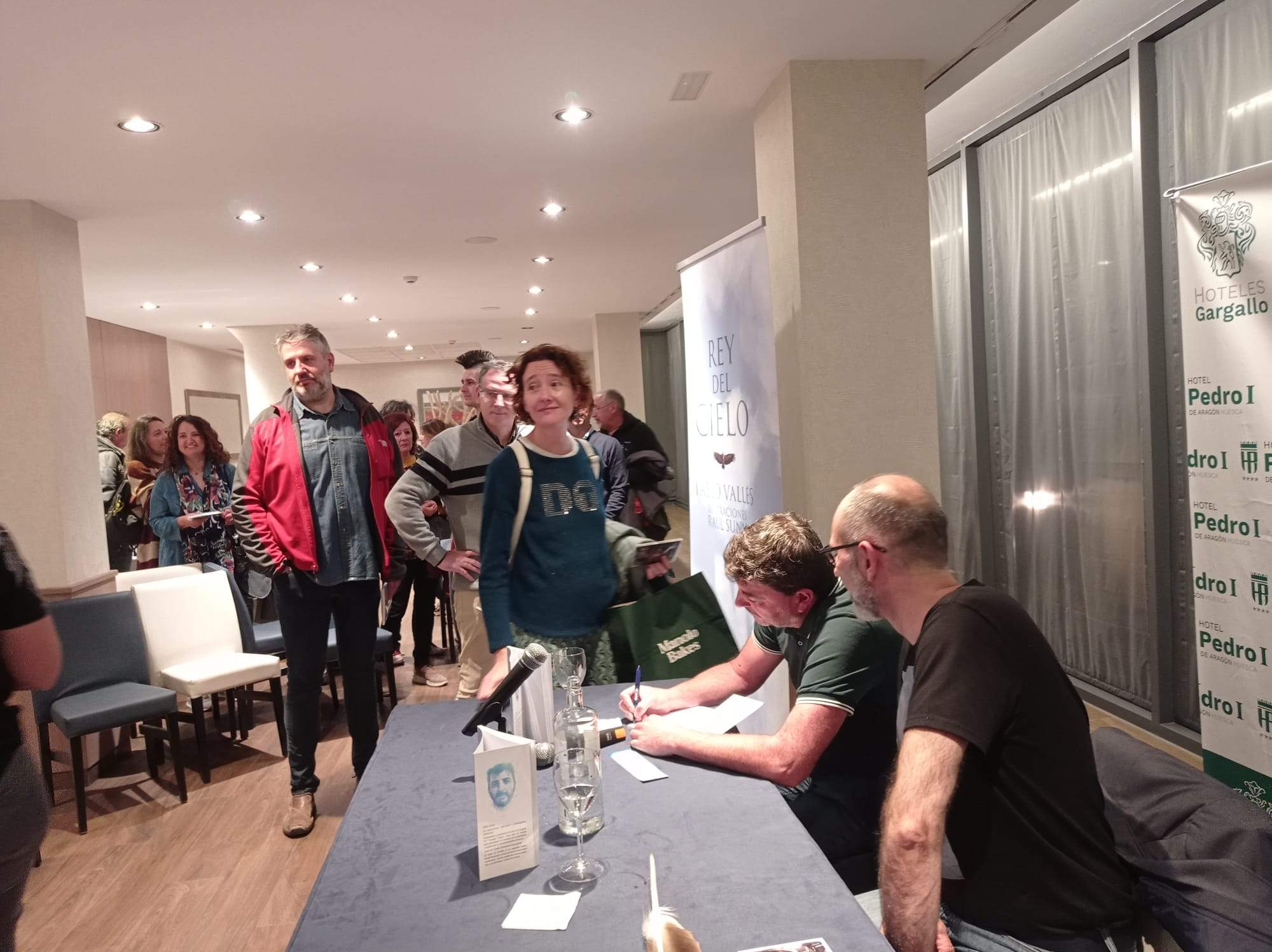 Presentación y firmas de Rey del Cielo de Pablo Vallés y Raúl Sunn.