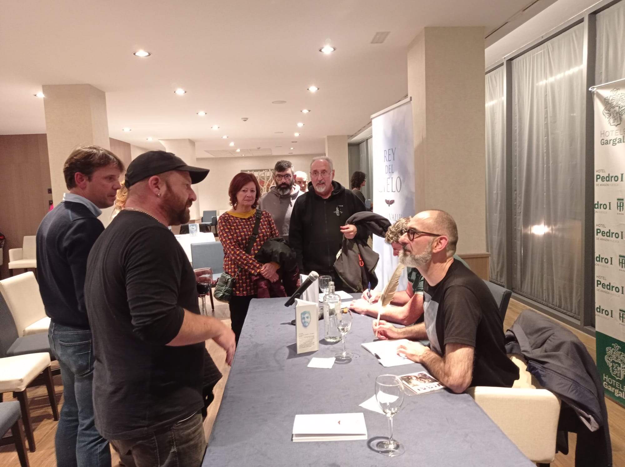 Presentación y firmas de Rey del Cielo de Pablo Vallés y Raúl Sunn.
