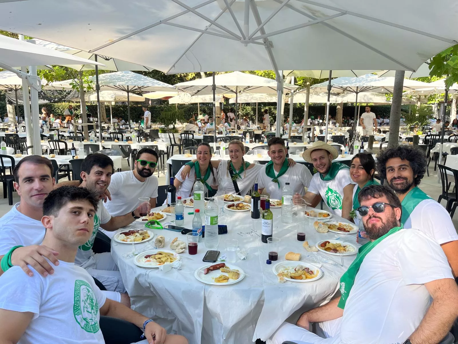 Almuerzos en la mañana del arranque de las fiestas de San Lorenzo