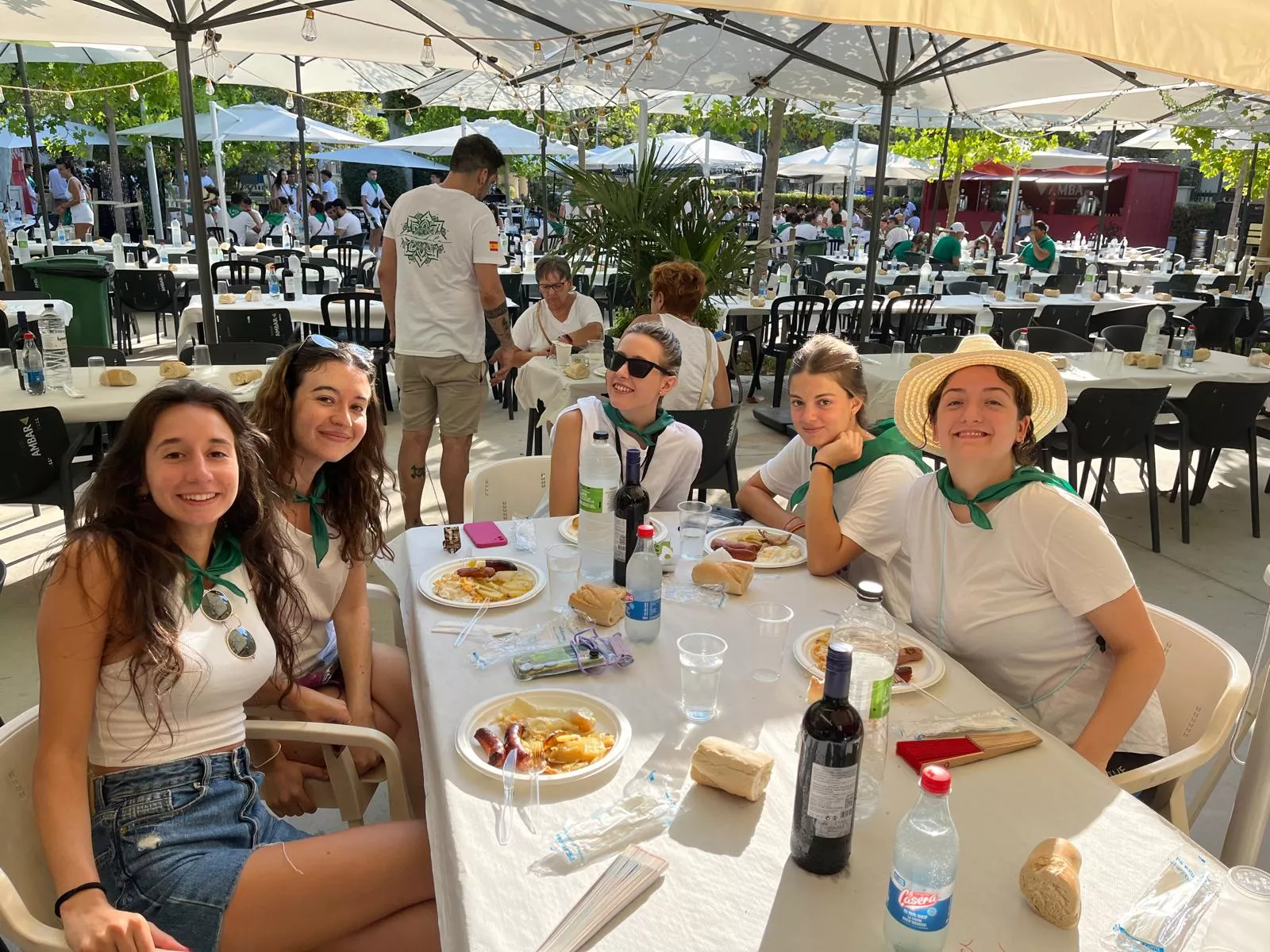 Almuerzos en la mañana del arranque de las fiestas de San Lorenzo