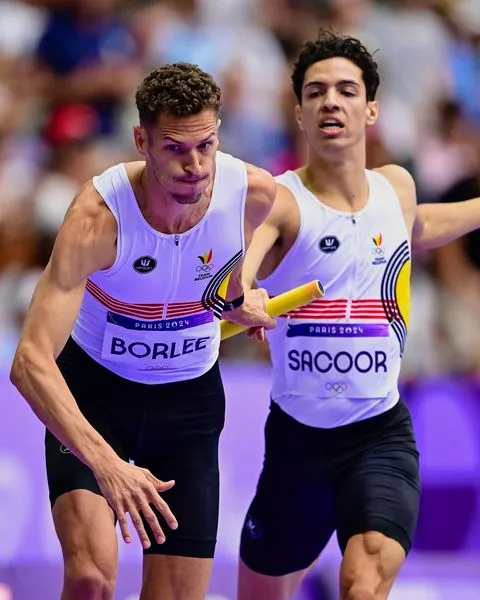 Los belgas Borlee y Sacoor, durante la semifinal del relevo 4x400