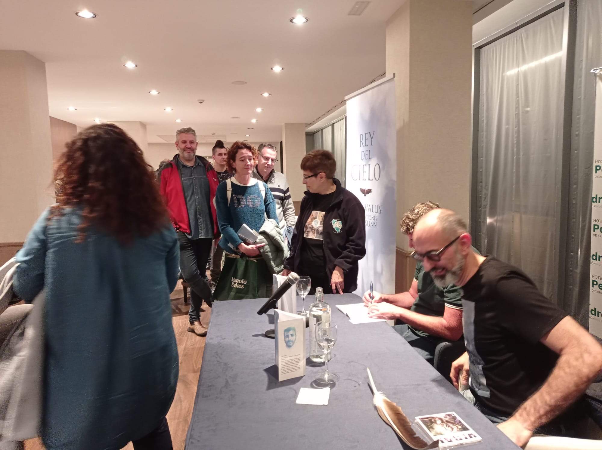 Presentación y firmas de Rey del Cielo de Pablo Vallés y Raúl Sunn.