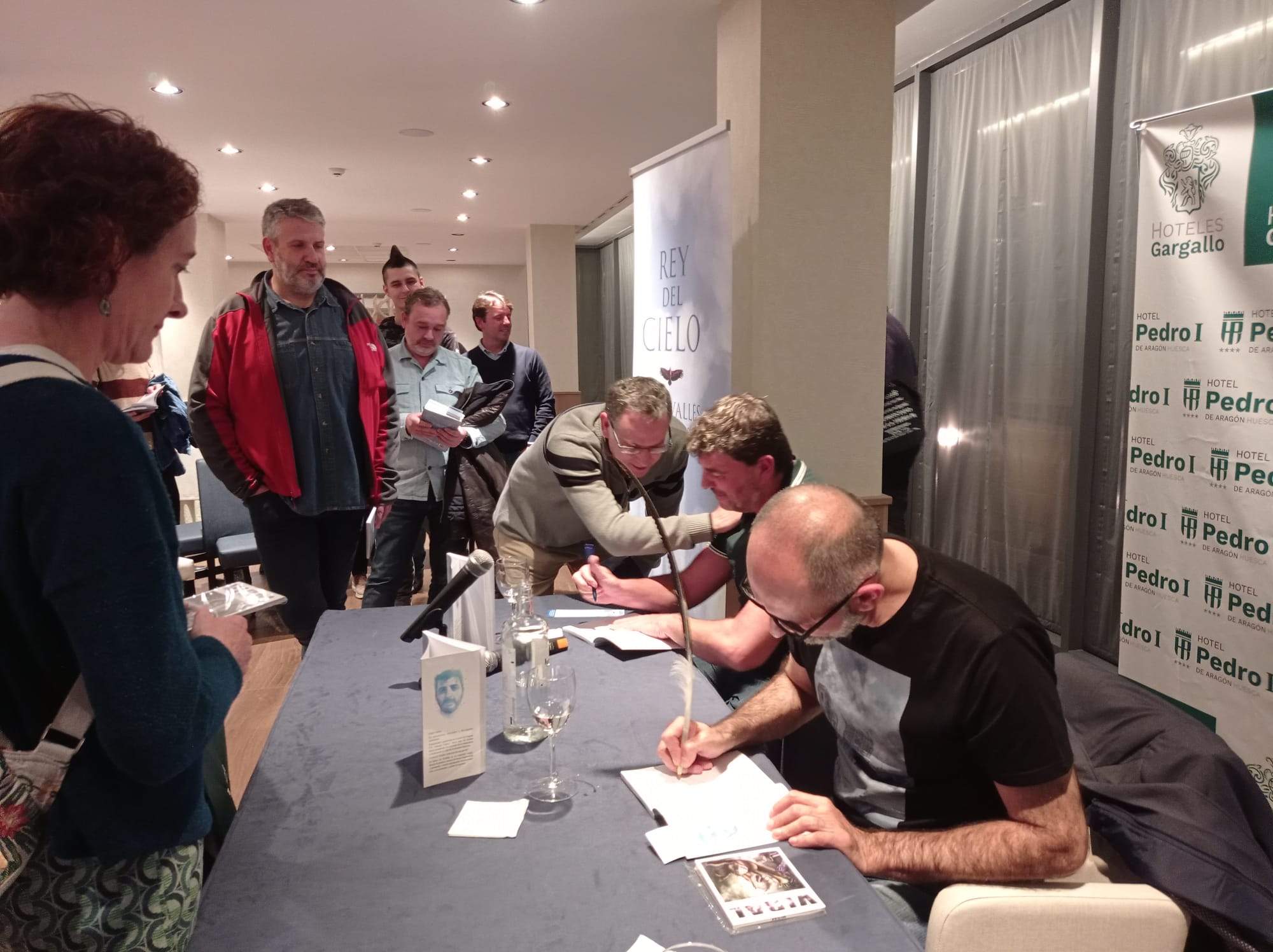 Presentación y firmas de Rey del Cielo de Pablo Vallés y Raúl Sunn.
