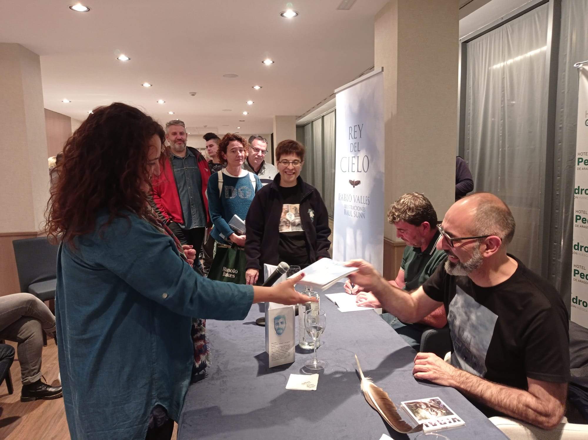 Presentación y firmas de Rey del Cielo de Pablo Vallés y Raúl Sunn.