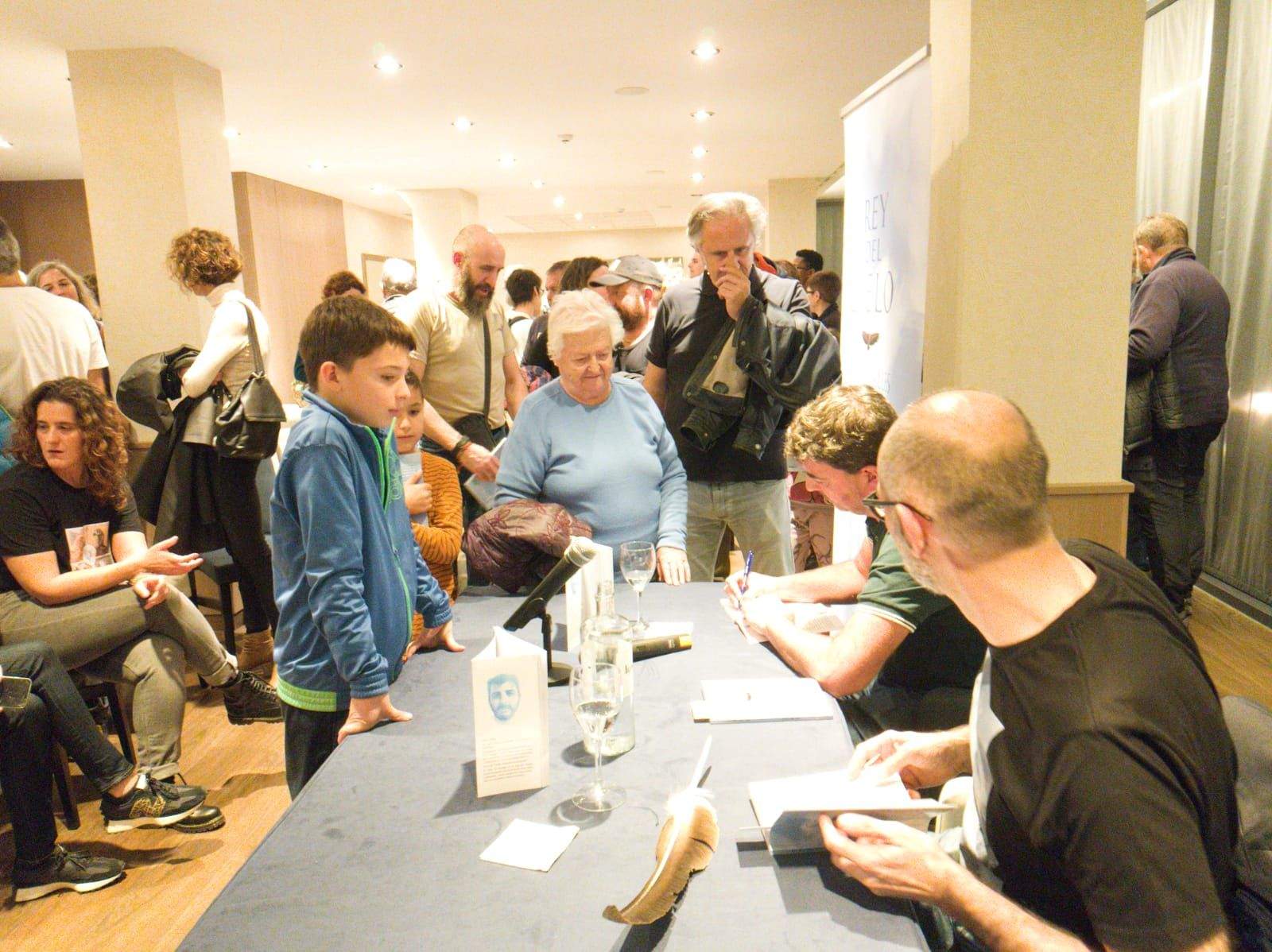 Presentación y firmas de Rey del Cielo de Pablo Vallés y Raúl Sunn.