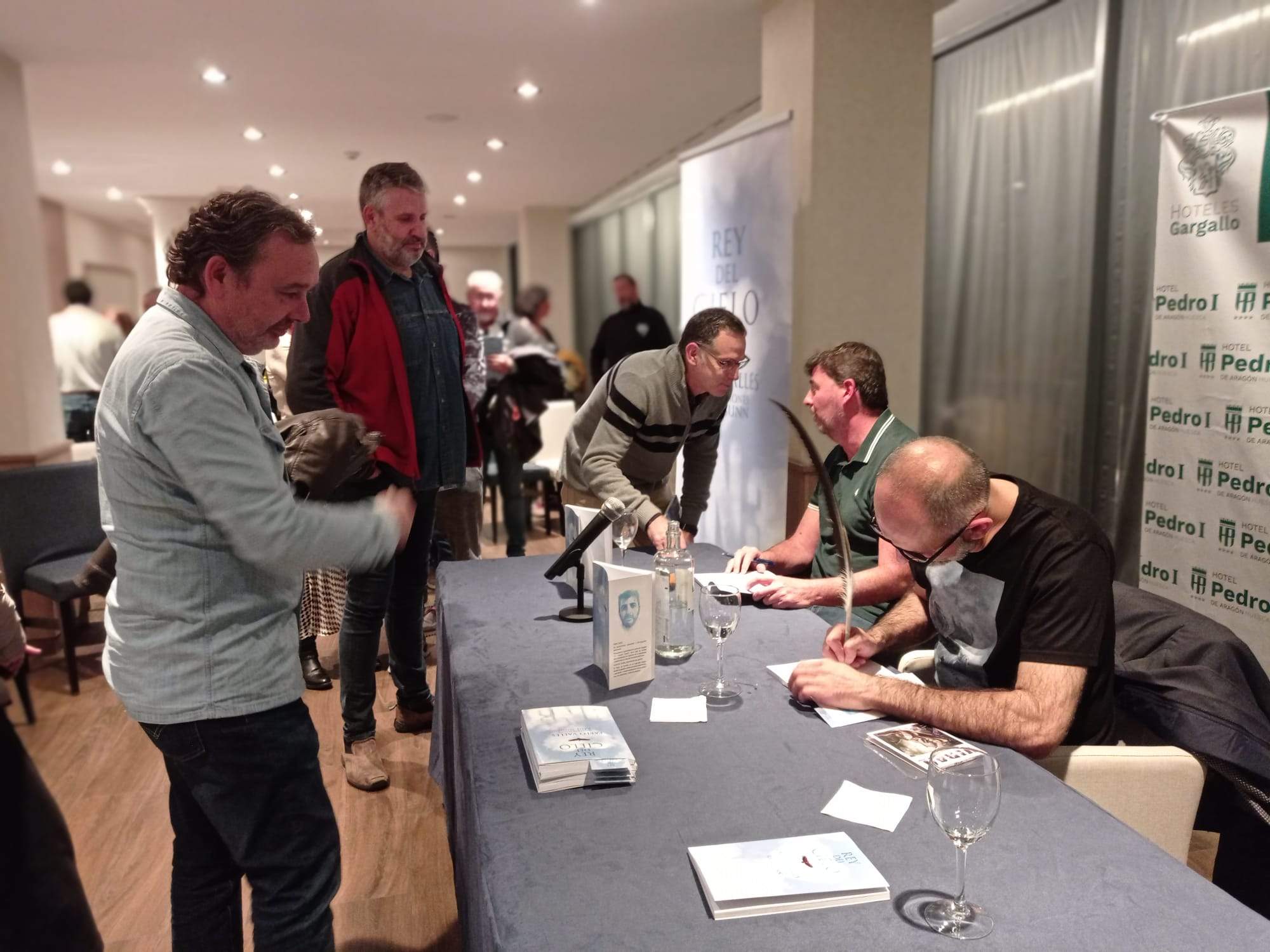 Presentación y firmas de Rey del Cielo de Pablo Vallés y Raúl Sunn.