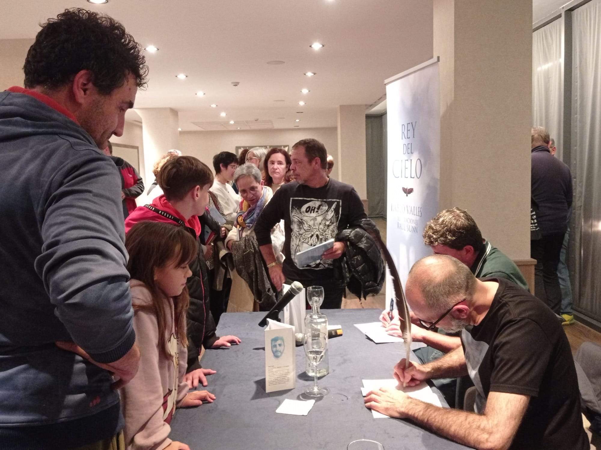 Presentación y firmas de Rey del Cielo de Pablo Vallés y Raúl Sunn.