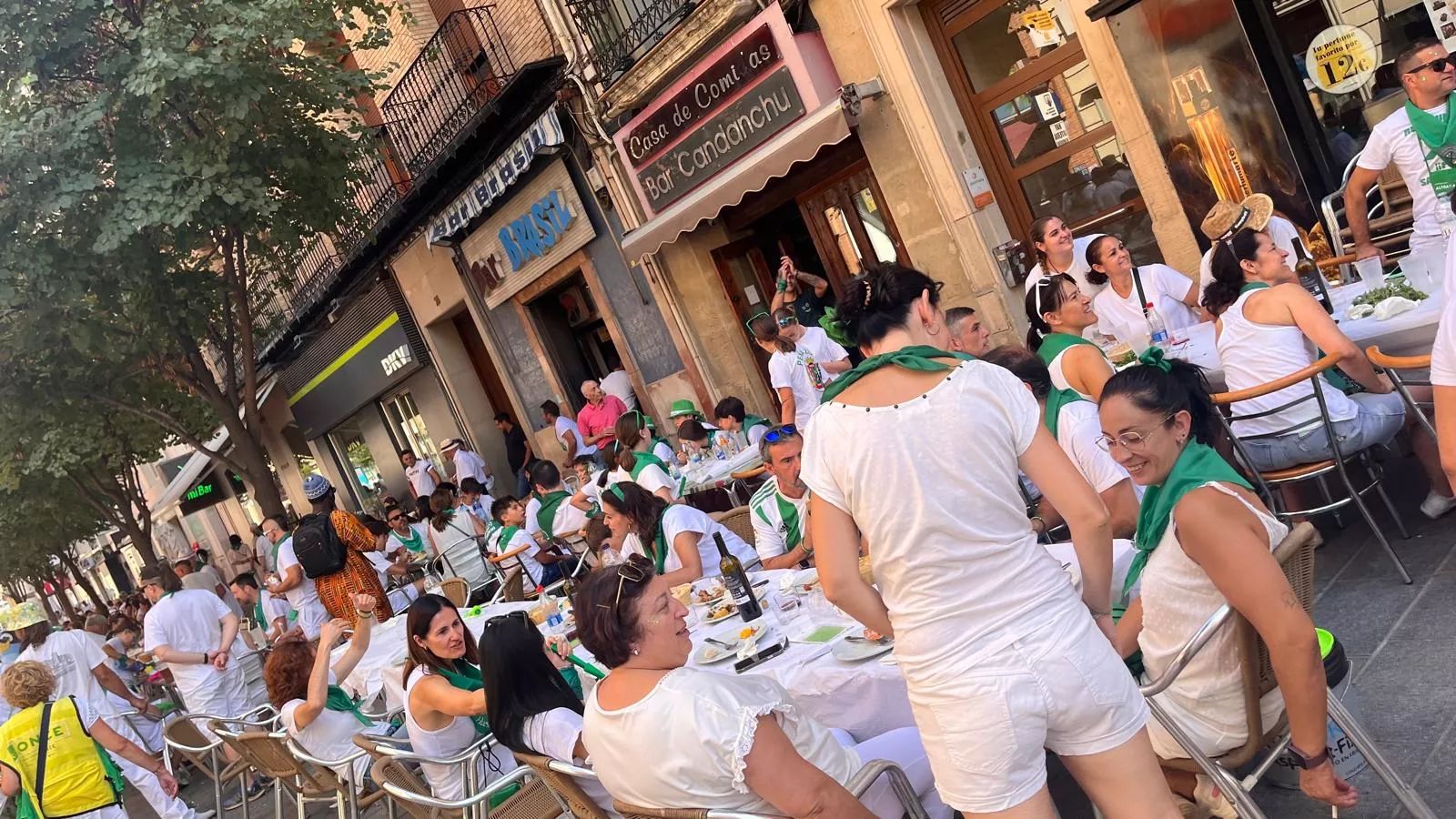 Almuerzos en la mañana del arranque de las fiestas de San Lorenzo