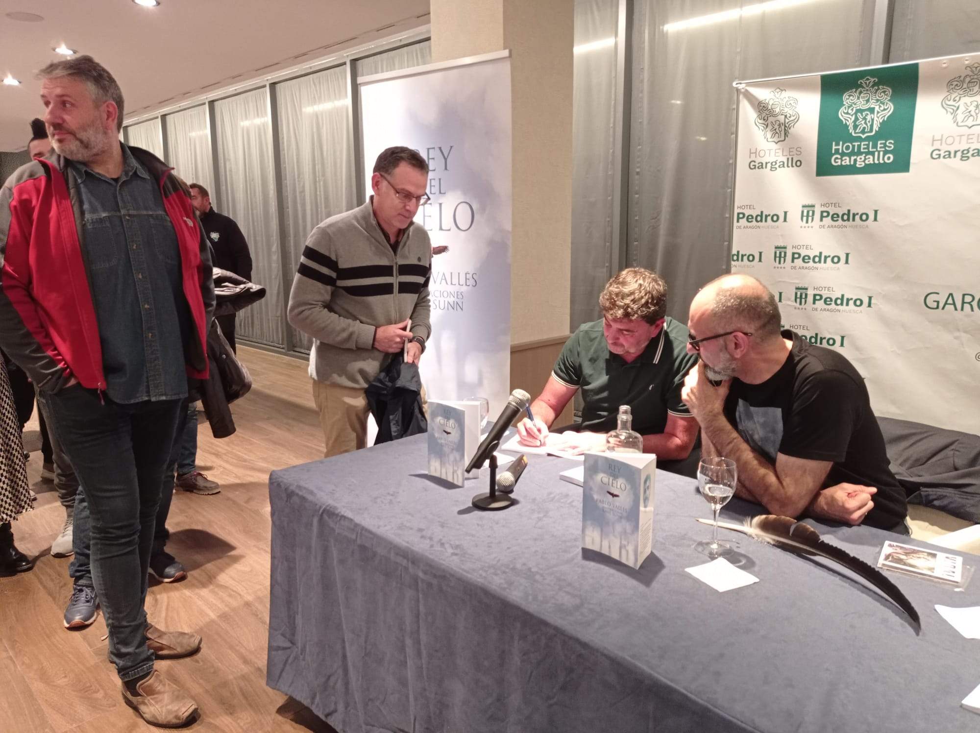 Presentación y firmas de Rey del Cielo de Pablo Vallés y Raúl Sunn.