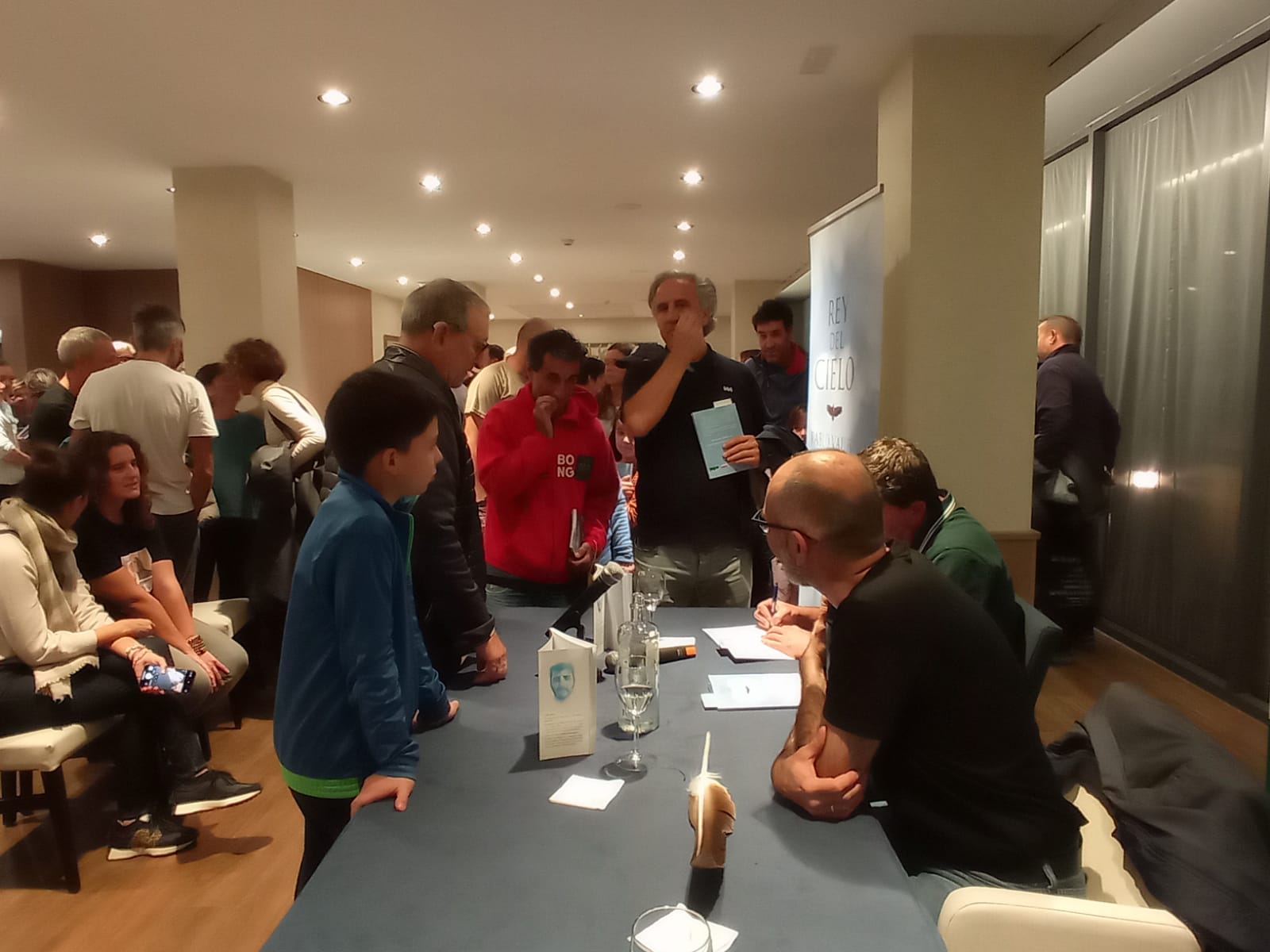 Presentación y firmas de Rey del Cielo de Pablo Vallés y Raúl Sunn.