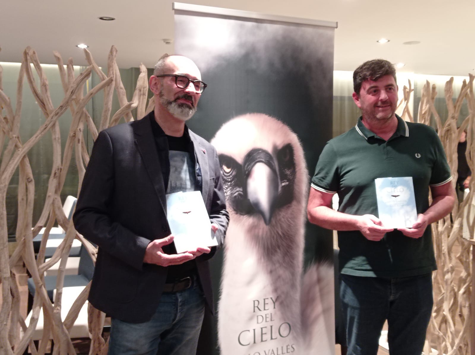 Presentación y firmas de Rey del Cielo de Pablo Vallés y Raúl Sunn.