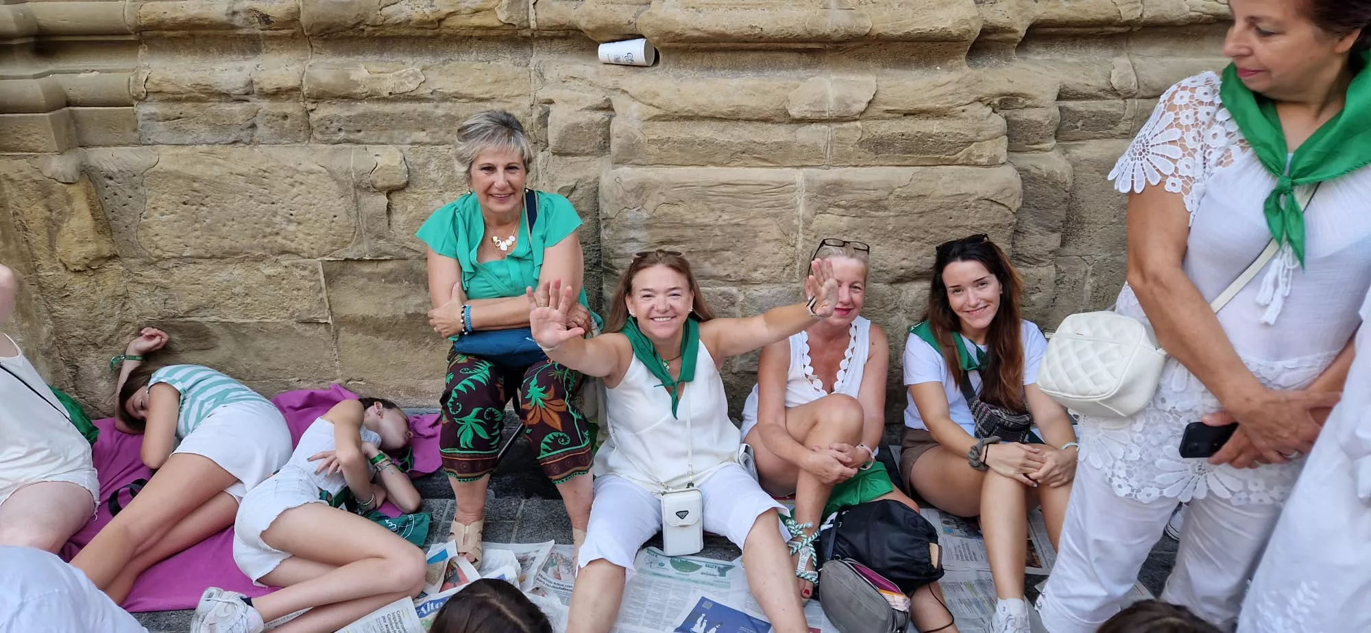 Danzantes la mañana del día 10 de agosto. Foto Myriam Martínez