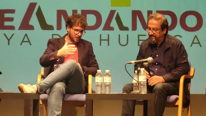 Chema Paraled, presentador de Ideandando, y Julio Luzán. Foto Myriam Martínez Chema Paraled, presentador de Ideandando, y Julio Luzán. Foto Myriam Martínez