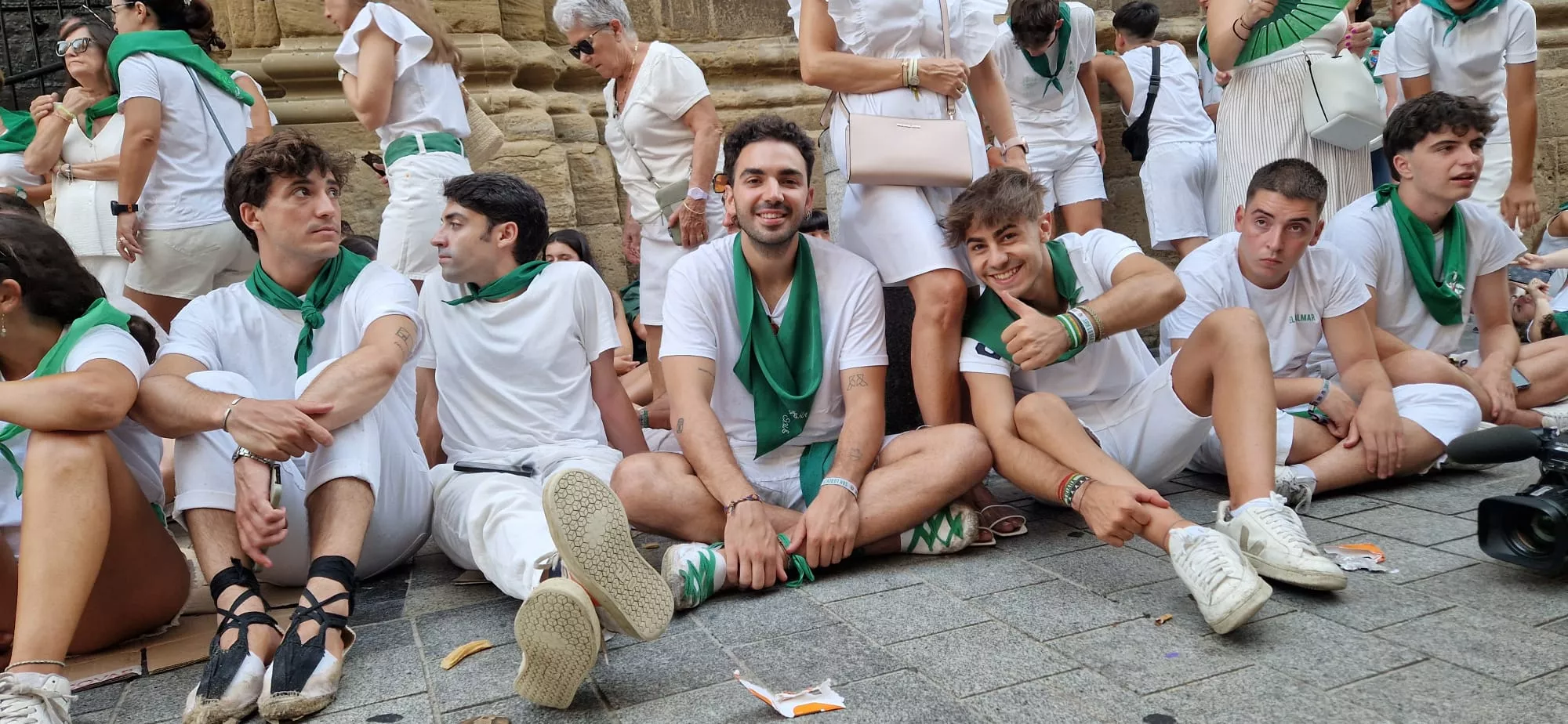 Danzantes la mañana del día 10 de agosto. Foto Myriam Martínez