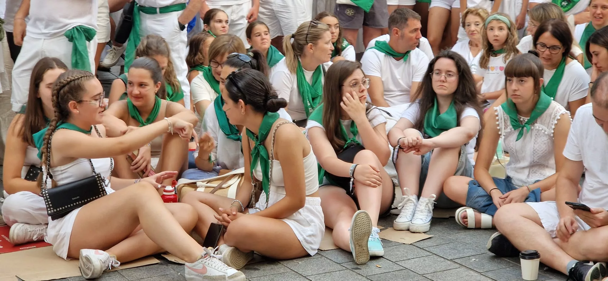 Danzantes la mañana del día 10 de agosto. Foto Myriam Martínez