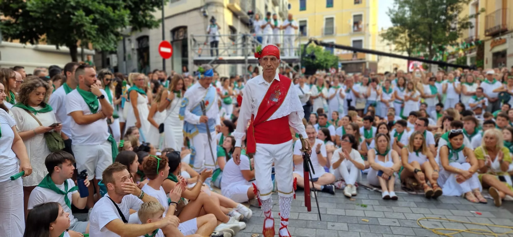 Danzantes la mañana del día 10 de agosto. Foto Myriam Martínez