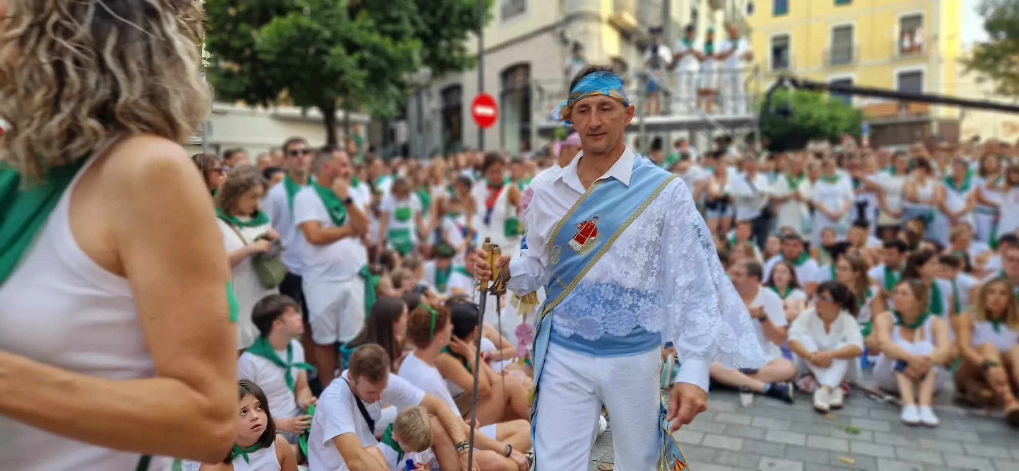 Danzantes la mañana del día 10 de agosto. Foto Myriam Martínez