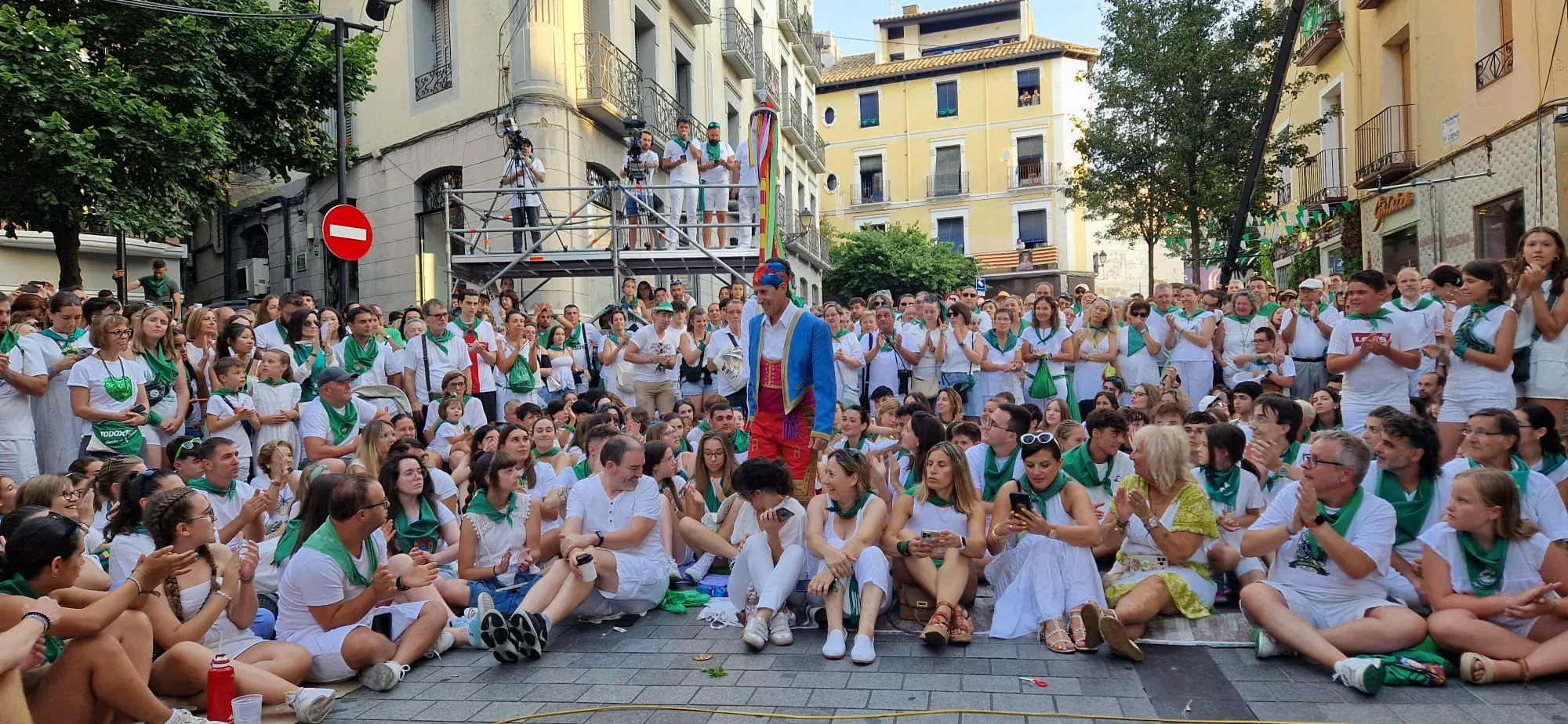 Danzantes la mañana del día 10 de agosto. Foto Myriam Martínez