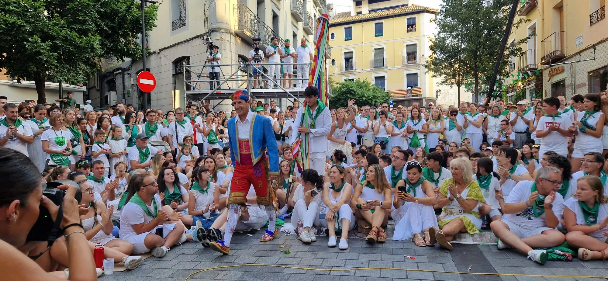 Danzantes la mañana del día 10 de agosto. Foto Myriam Martínez