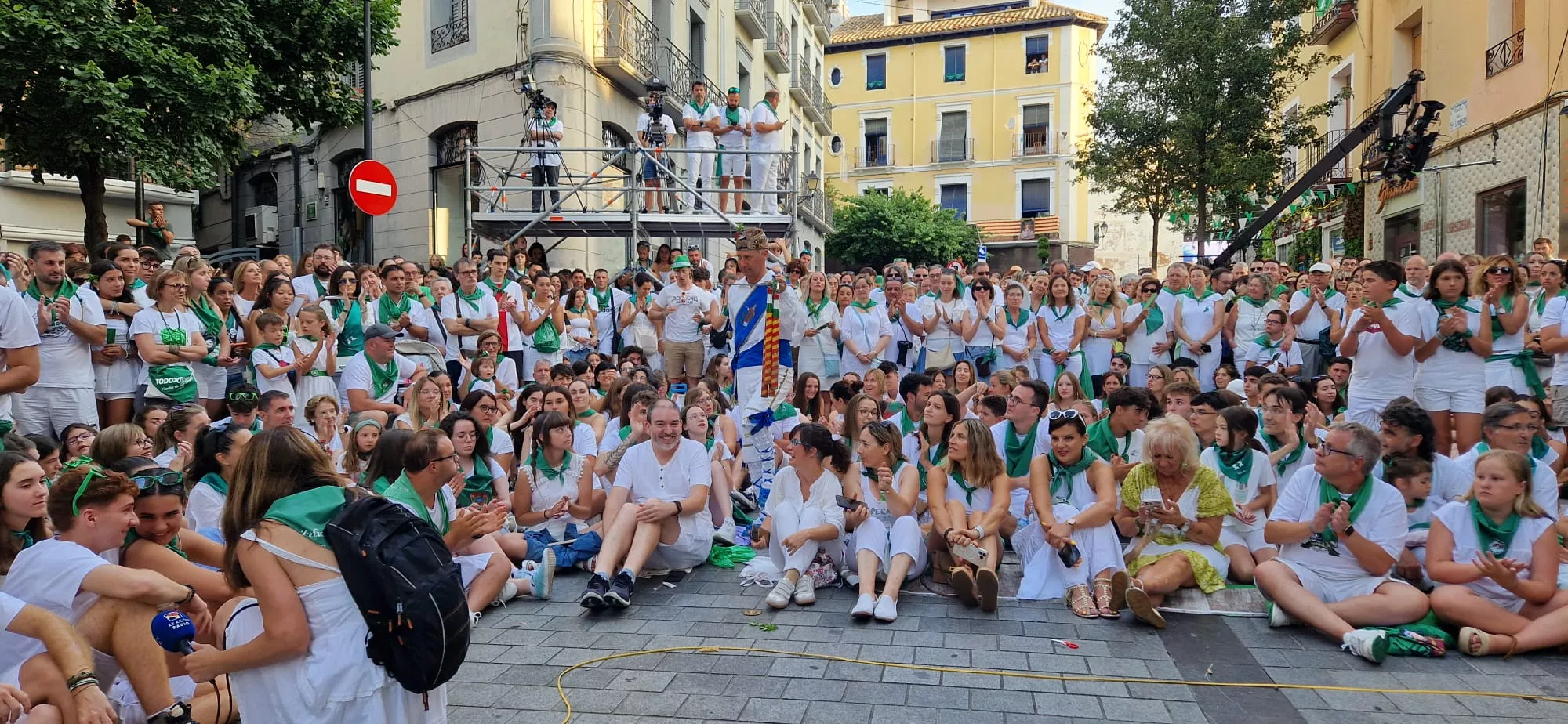 Danzantes la mañana del día 10 de agosto. Foto Myriam Martínez