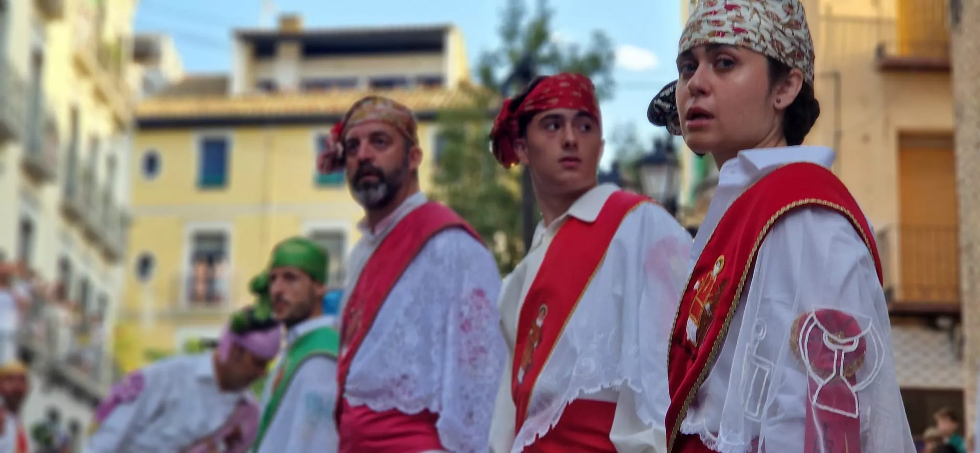 Danzantes la mañana del día 10 de agosto. Foto Myriam Martínez