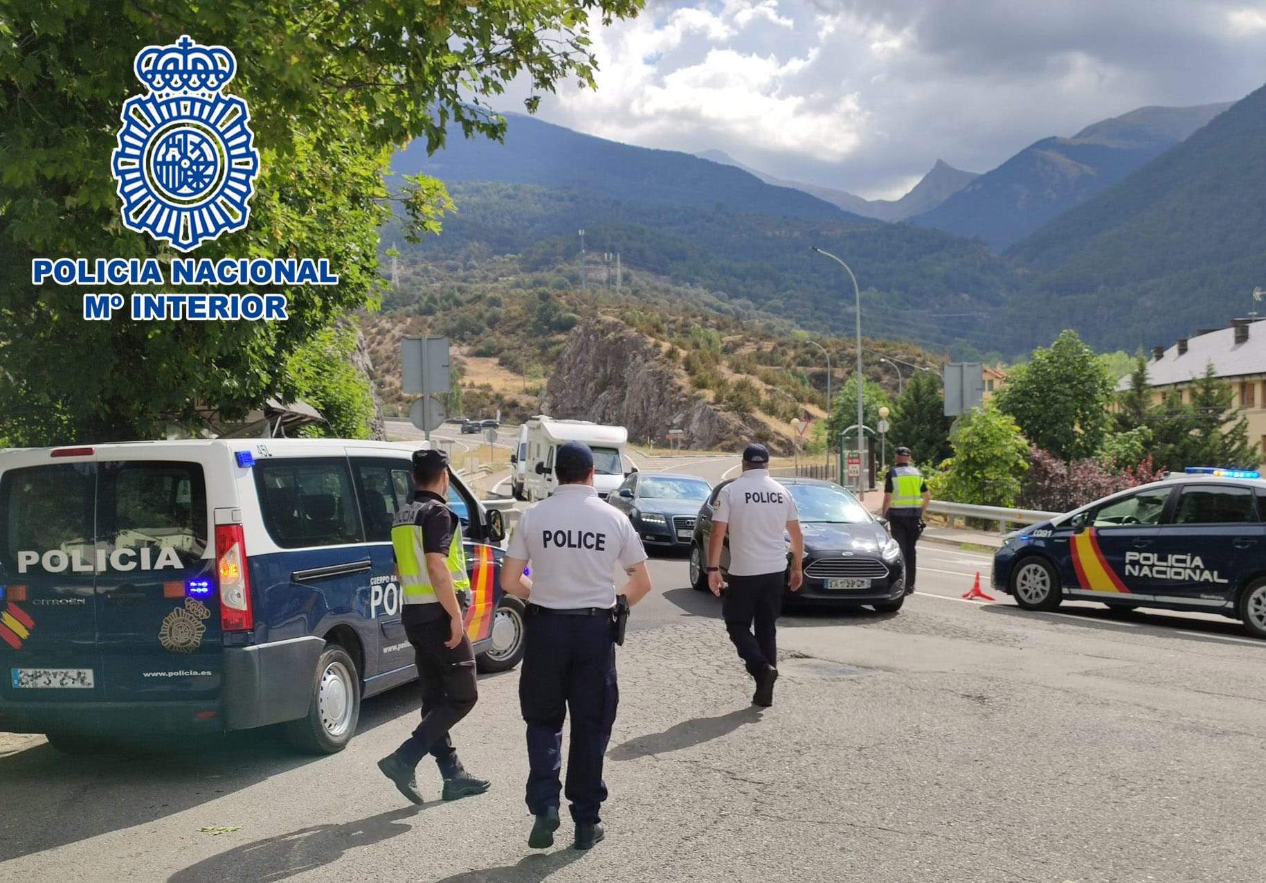 Policía nacional y francesa realizan controles en zonas fronterizas de Huesca Policía nacional y francesa realizan controles en zonas fronterizas de Huesca