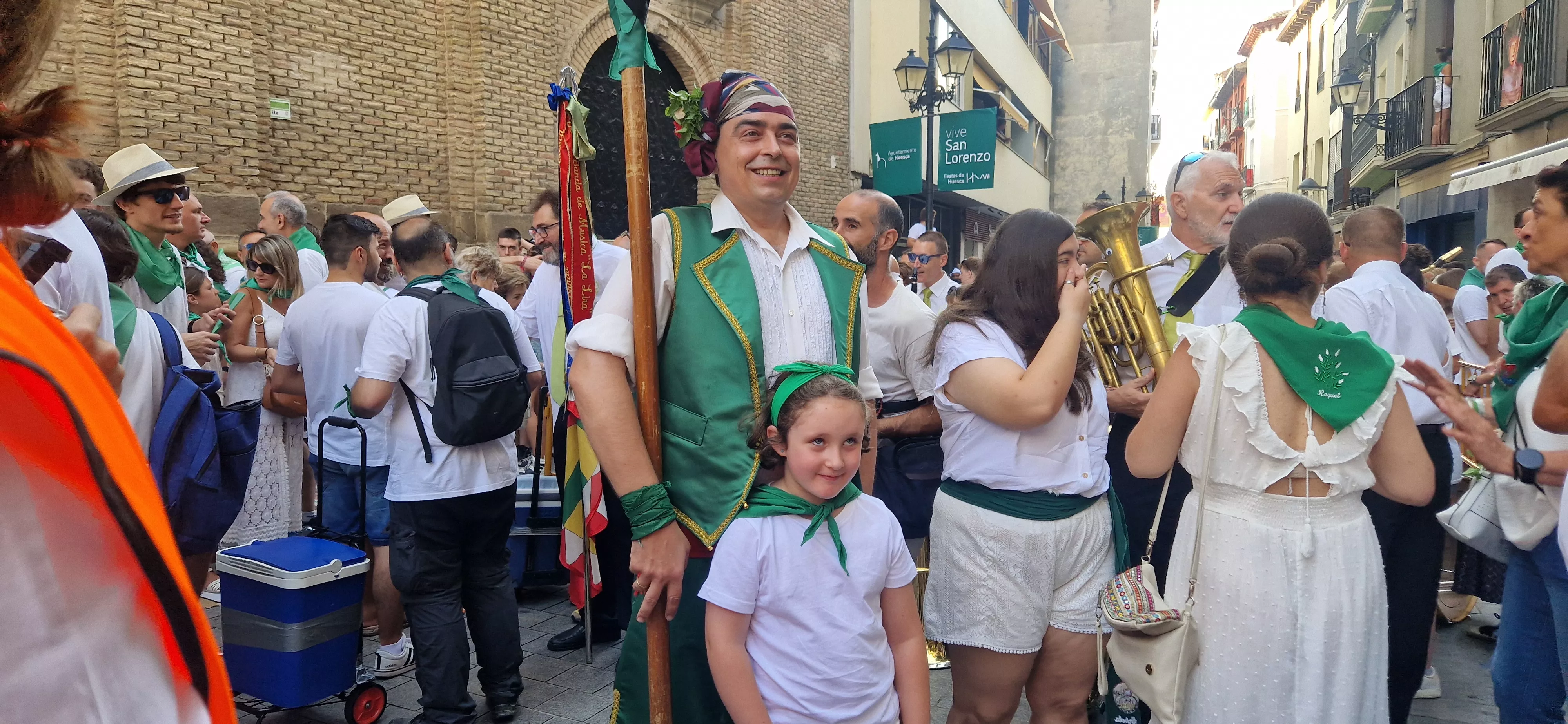 Danzantes la mañana del día 10 de agosto. Foto Myriam Martínez