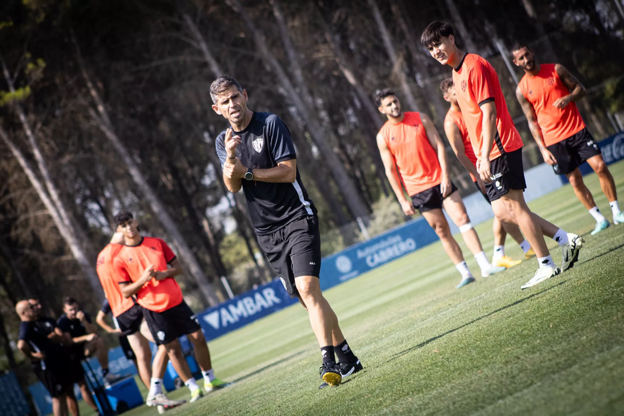 Hidalgo, en el entrenamiento del viernes. El Huesca, a por la última prueba de la pretemporada.