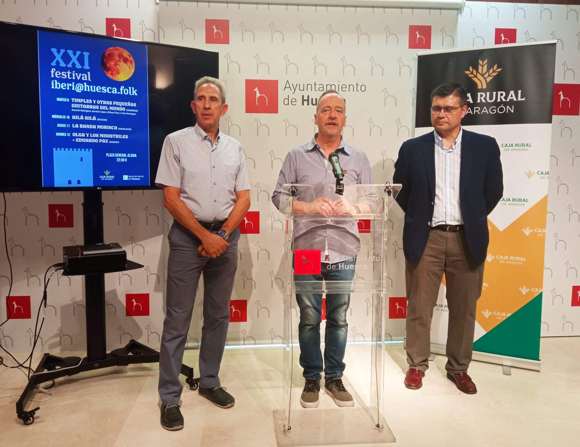 Salvador Cored, Ramón Lasaosa y Jesús Uriol en la presentación del Iberia@huesca.folk para San Lorenzo Salvador Cored, Ramón Lasaosa y Jesús Uriol en la presentación del Iberia@huesca.folk para San Lorenzo