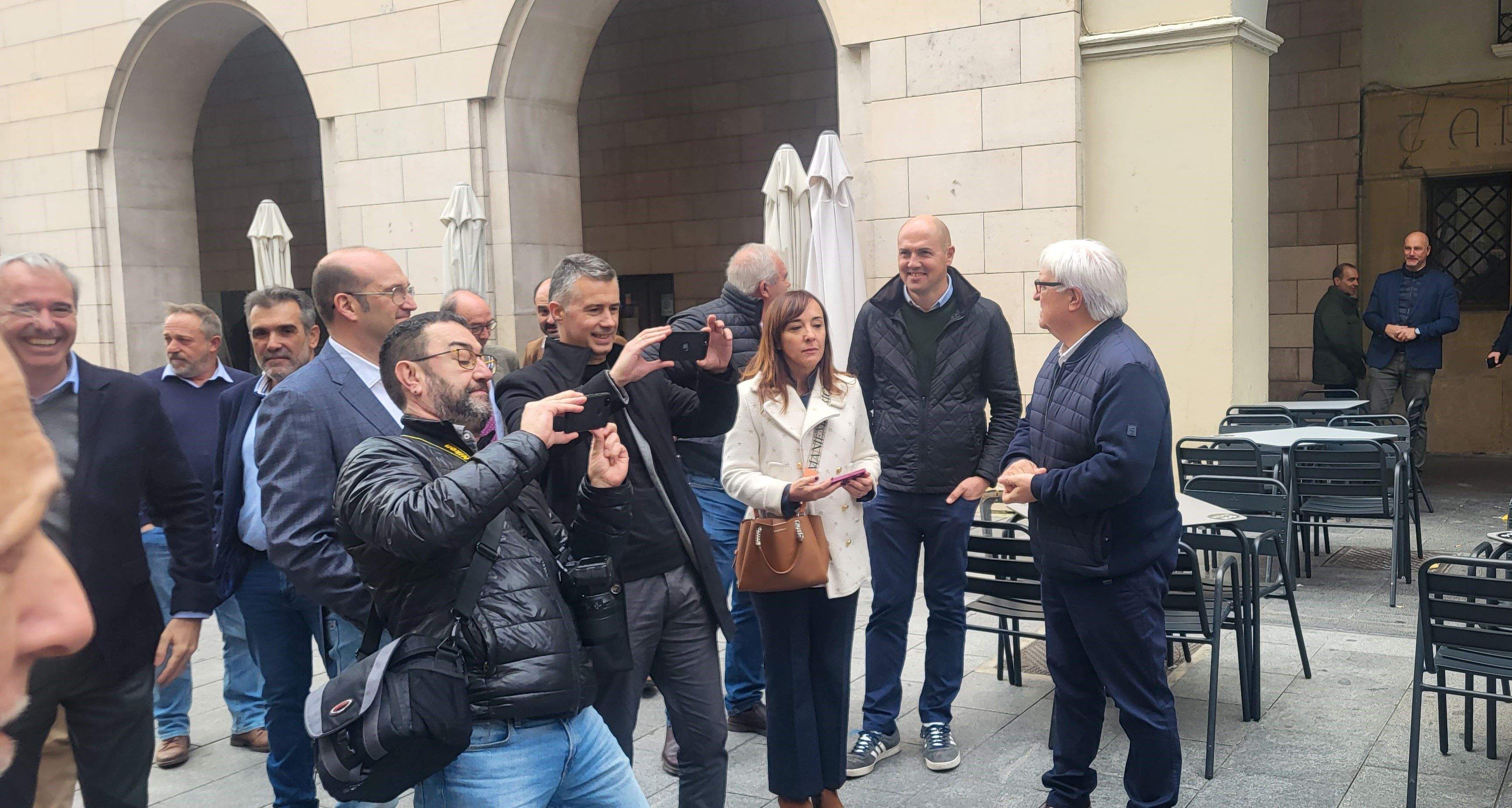 José Luis Martínez Almeida visita la ciudad de Huesca. Foto Myriam Martínez 