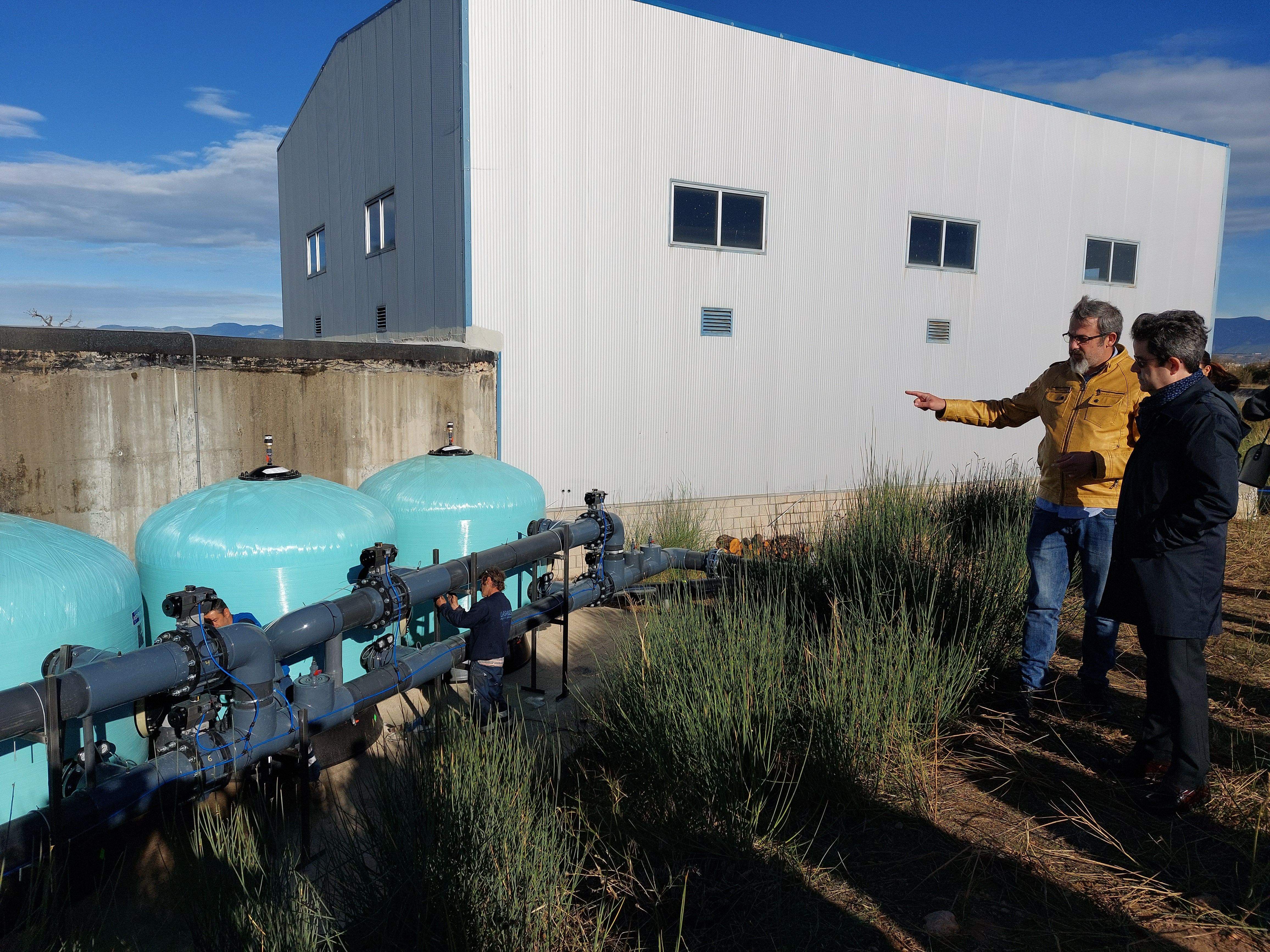 Roberto Cacho y Luis Felipe han visitados la instalación de suministro de agua a la ciudad desde Valdabra