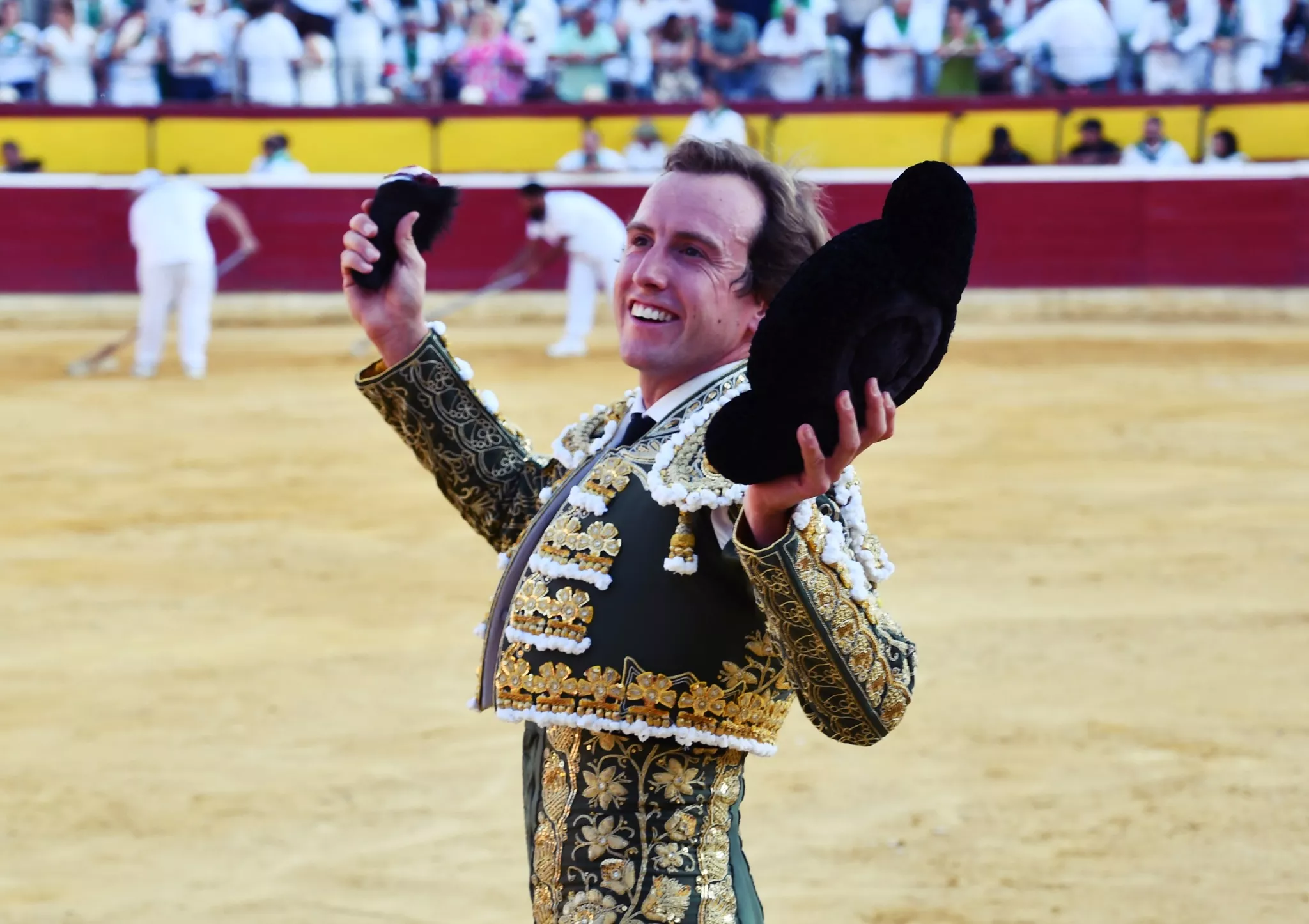 Imágenes de la primera corrida de toros de la Feria de La Albahaca 2024. Foto: Tauroemoción