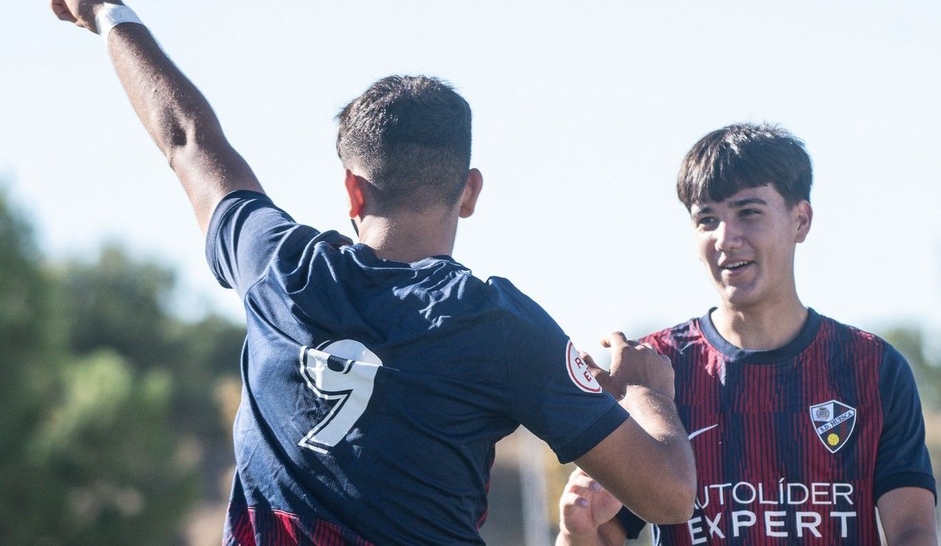 Ayman celebra un gol en uno de los últimos partidos del Juvenil División de Honor. Foto: Fundación Alcoraz